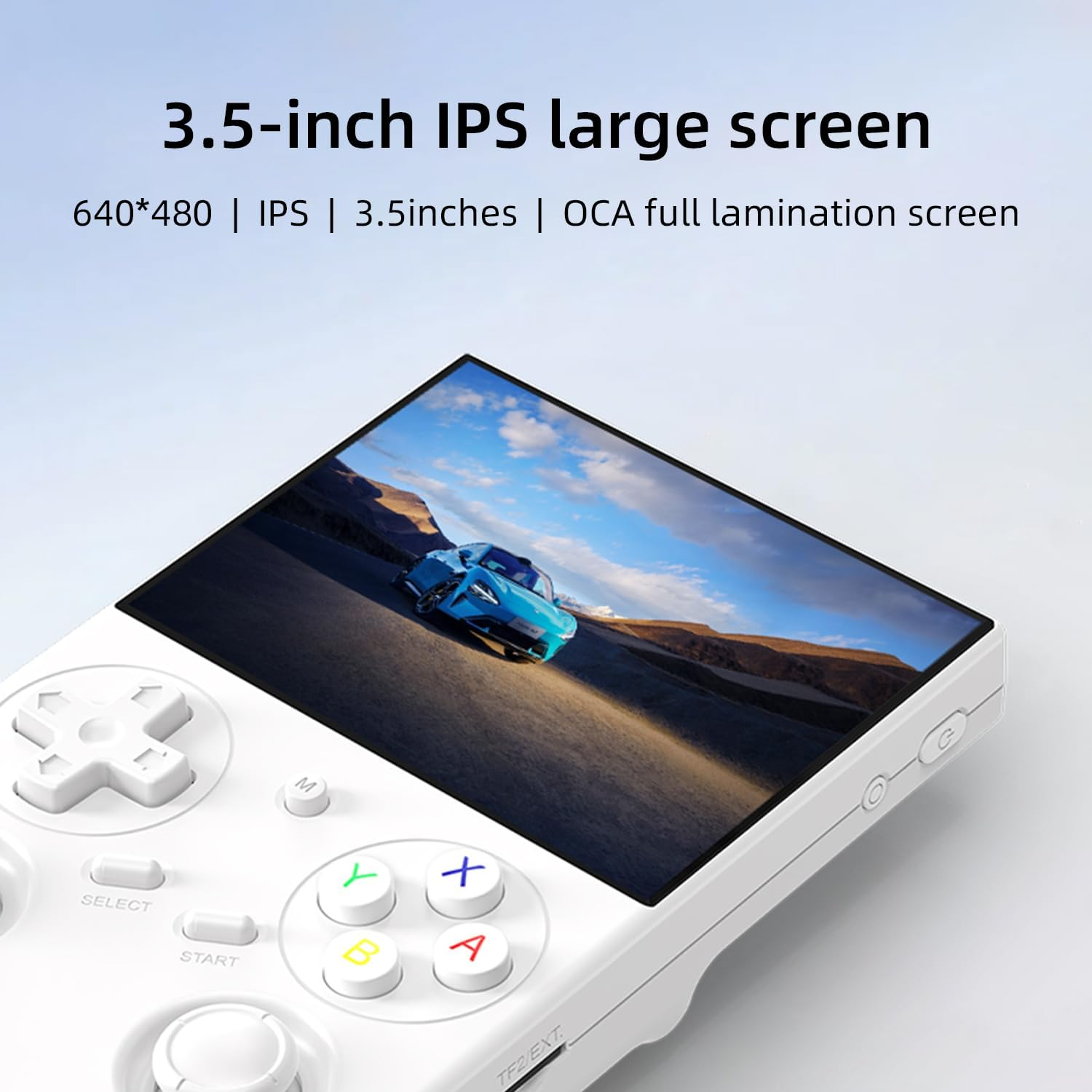 Een wit handheld apparaat met een 3,5-inch IPS-scherm waarop een blauwe auto op een weg wordt weergegeven.