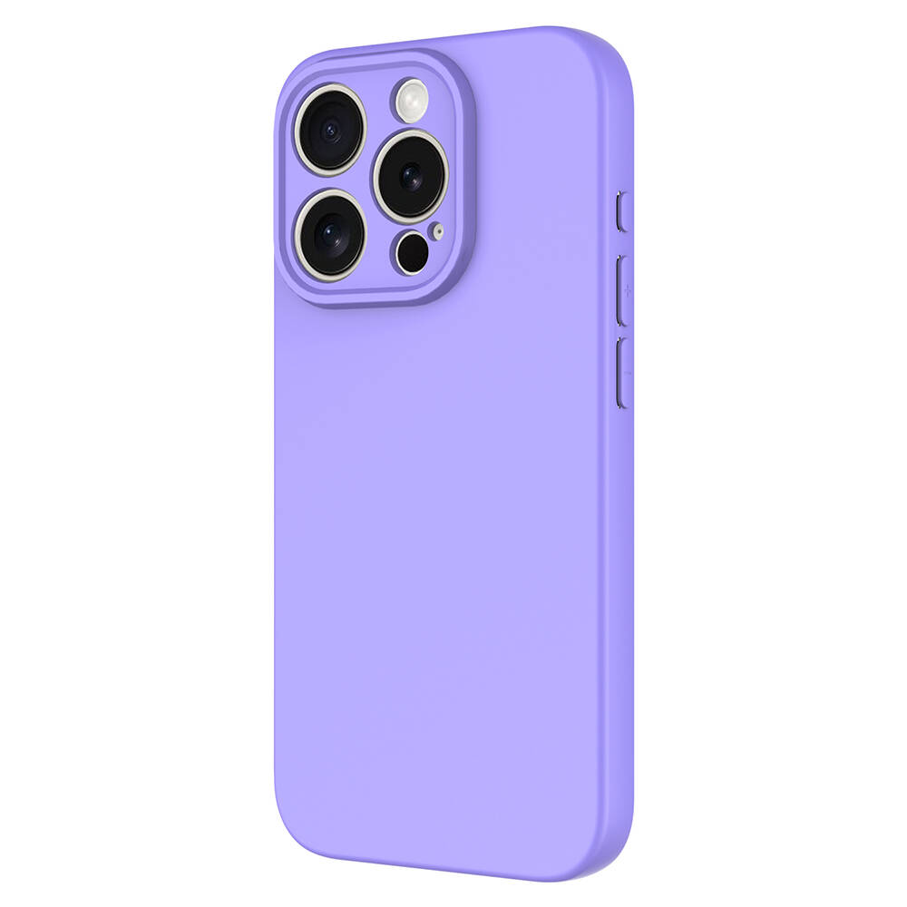 Üç kamera lensli ve flaşlı açık mor iPhone kılıfı.