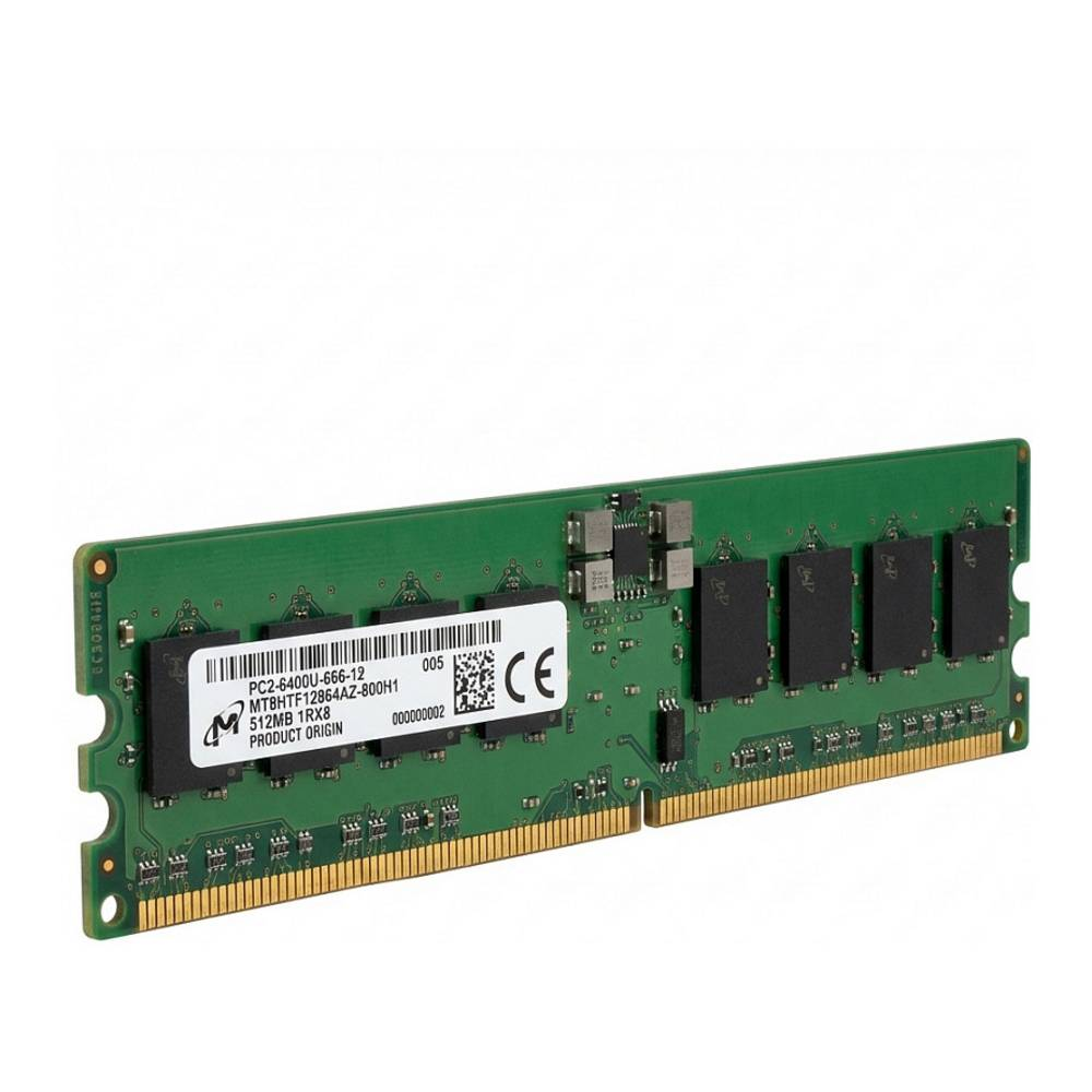 Un modulo RAM verde con chip neri e un bordo connettore dorato.