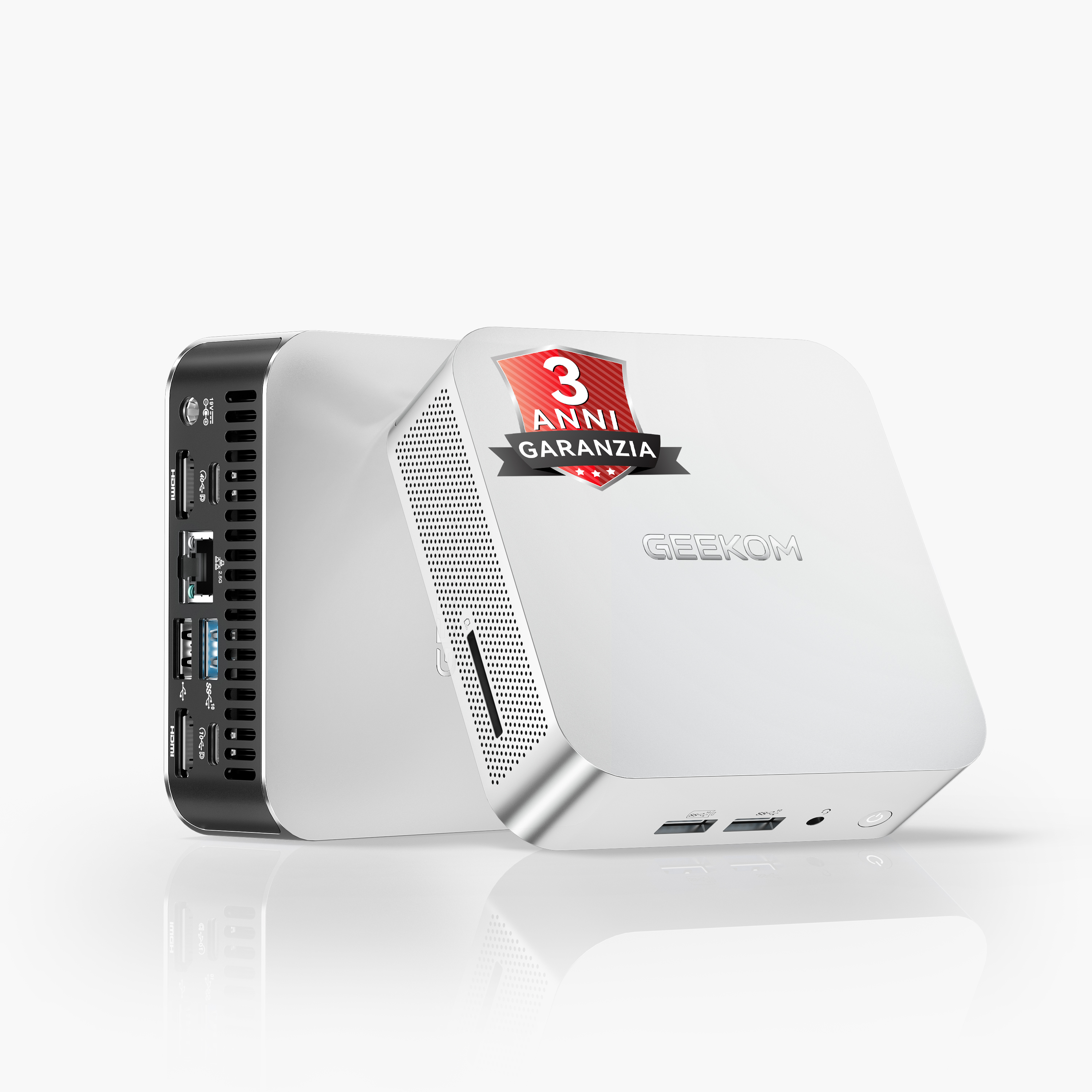 Zwei weiße GEEKOOM Mini-PCs, einer mit Garantie-Siegel, mit Anschlüssen.