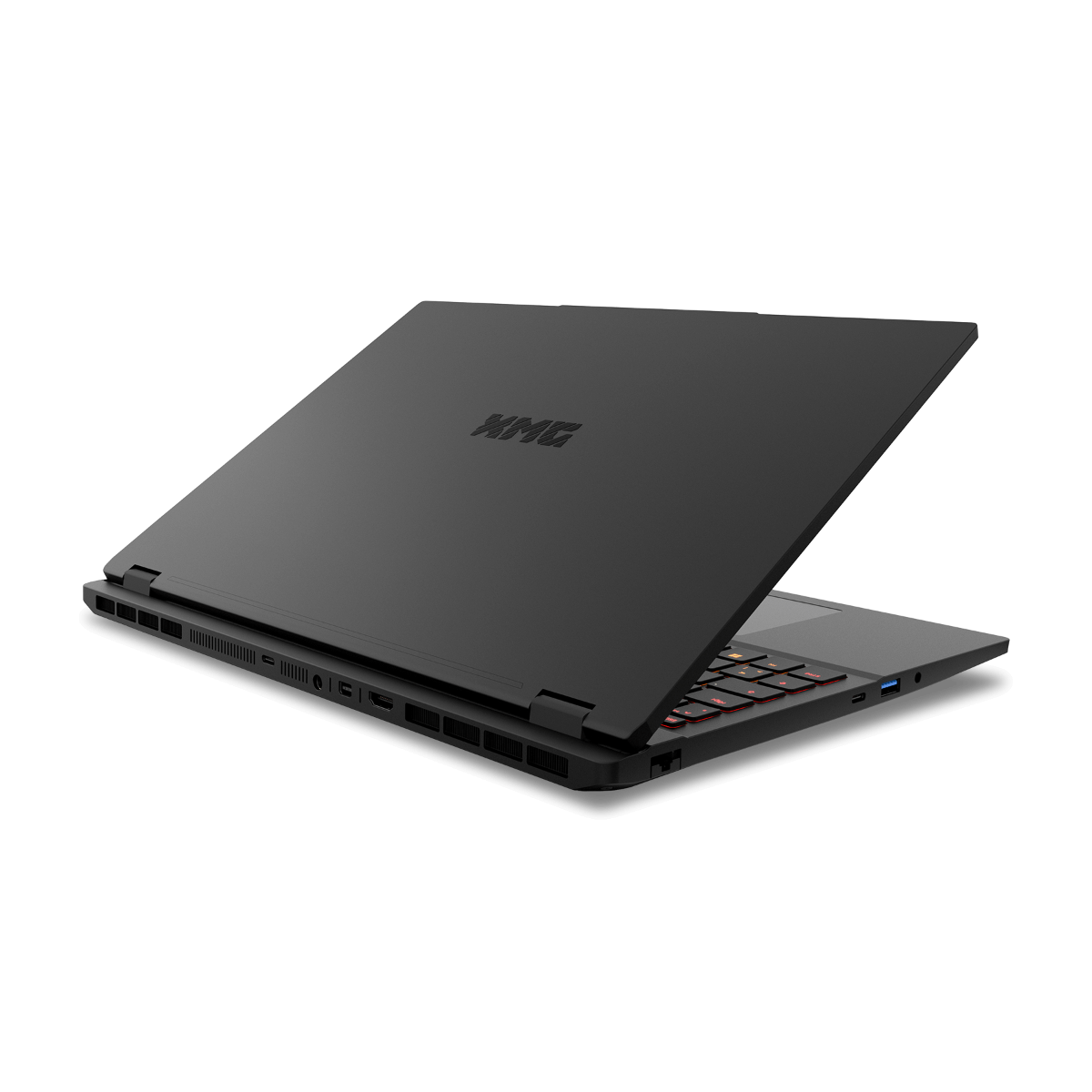 Schwarzer Laptop mit XMG-Logo, teilweise geöffnet, beleuchtete Tastatur.