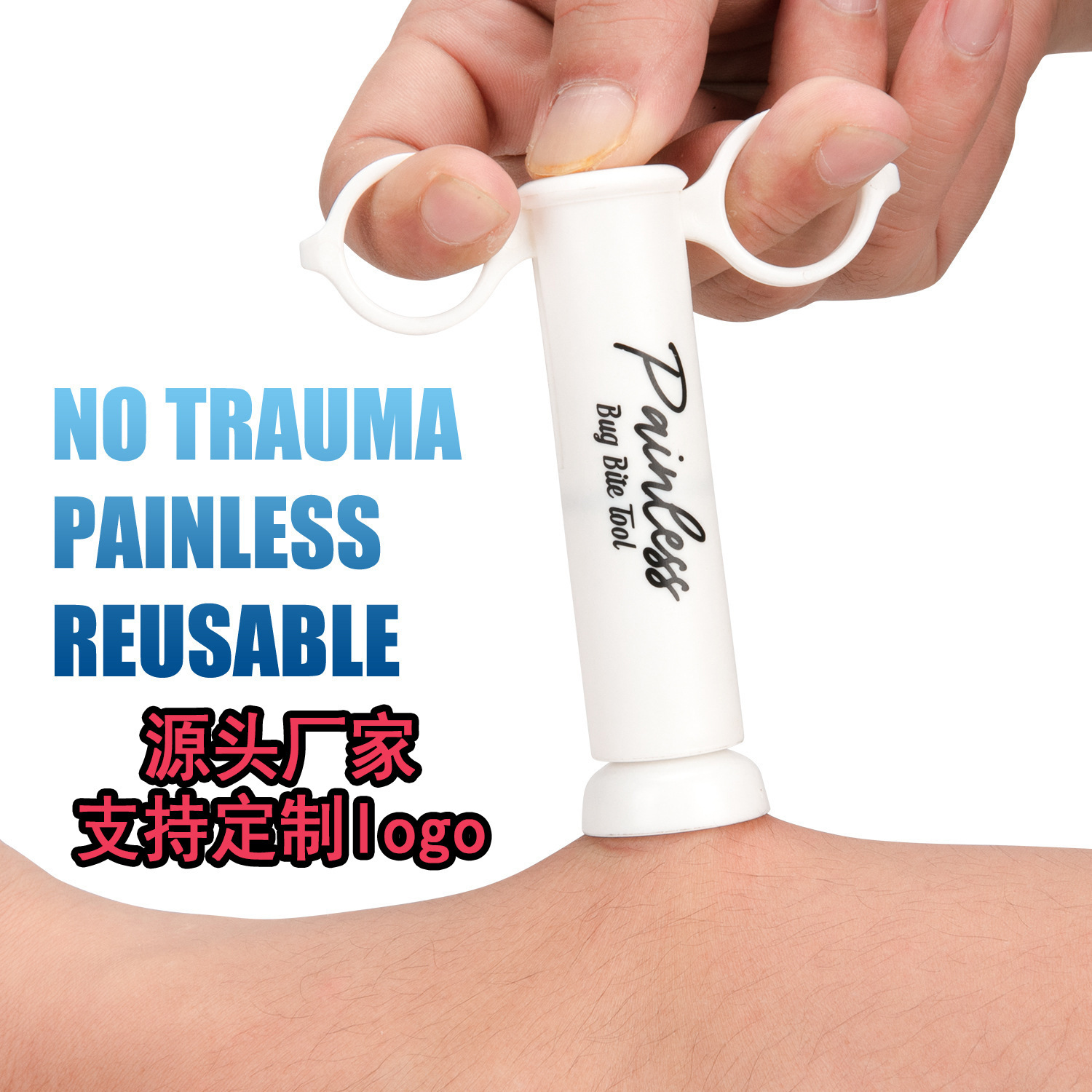 Weies Insektenstichwerkzeug wird auf Haut angewendet. Text: NO TRAUMA PAINLESS REUSABLE.