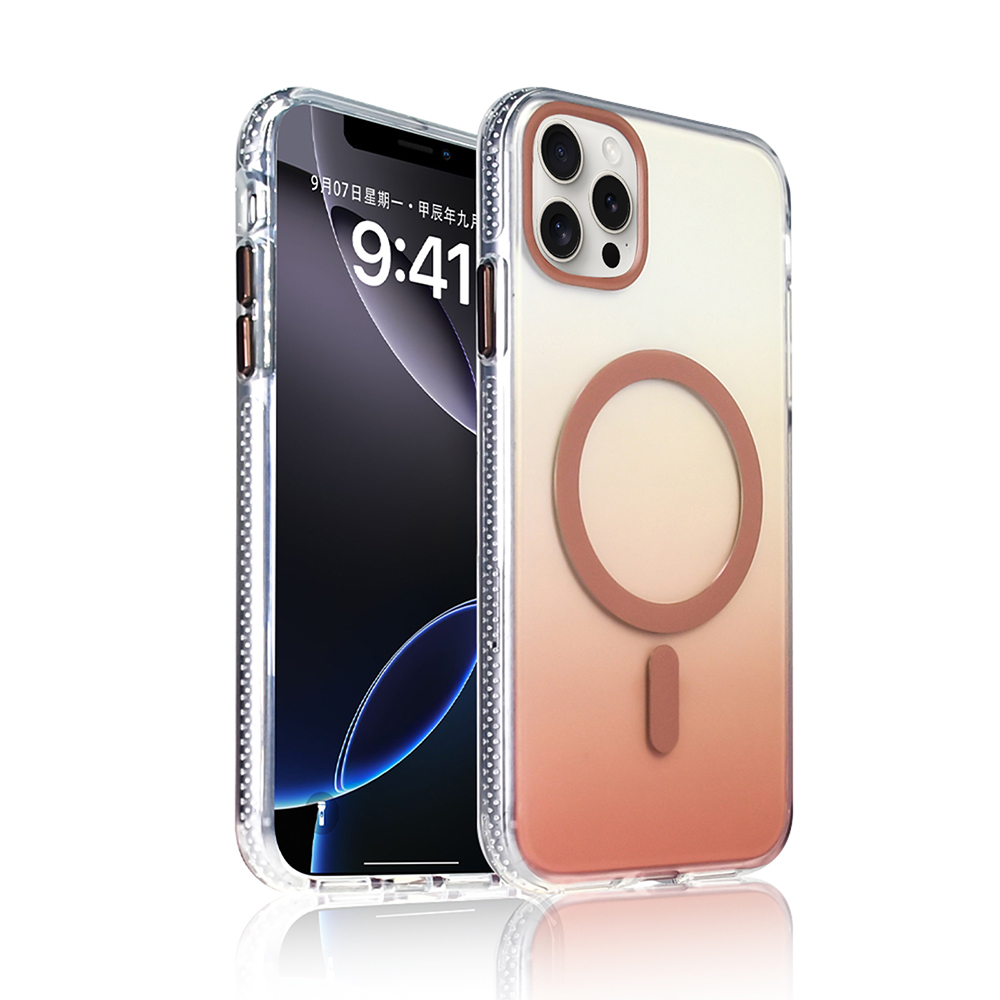 Degrade renkli ve kamera modüllü iki şeffaf telefon kılıfı.