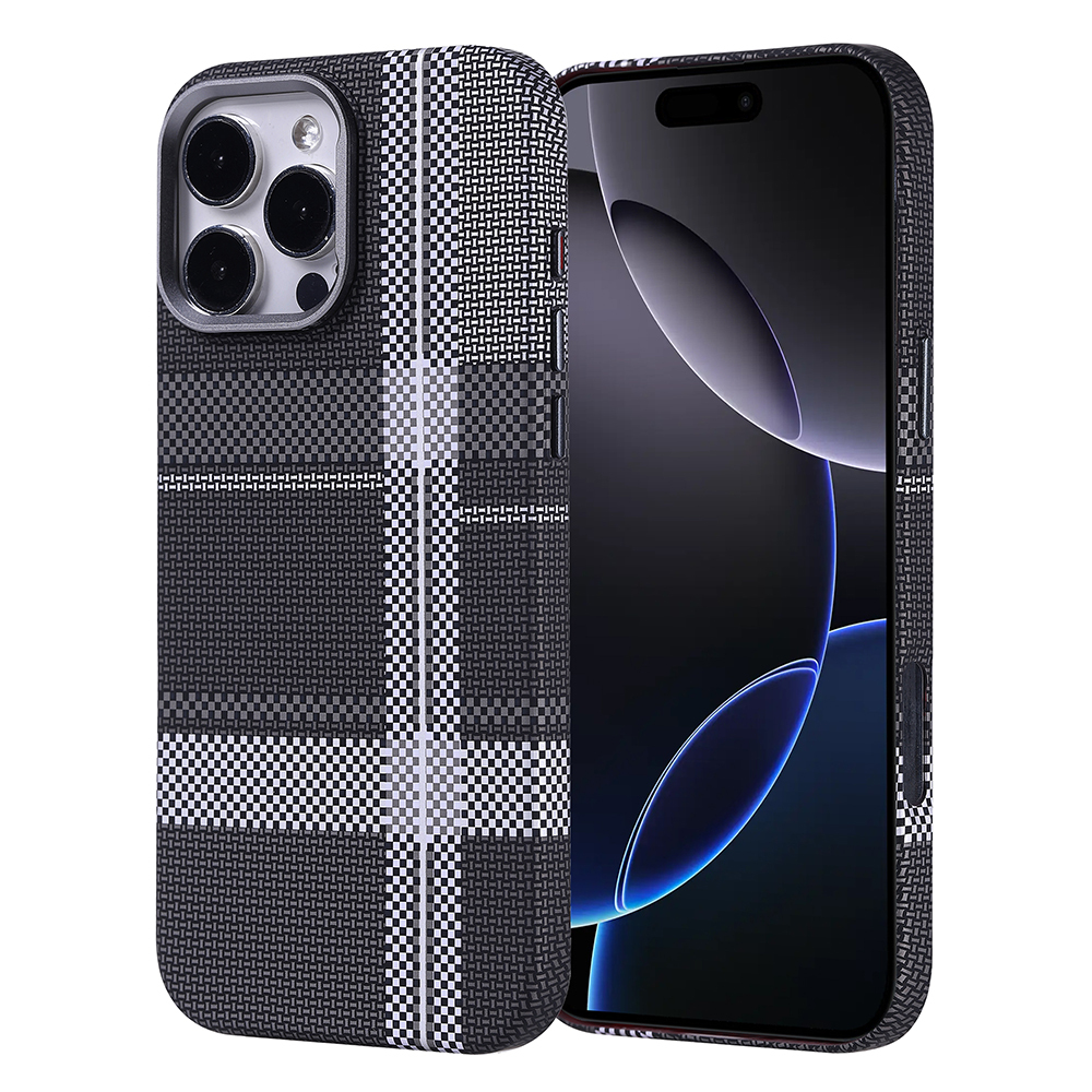 Kareli desenli ve beyaz şeritli siyah telefon kılıfı bir akıllı telefonun yanında gösteriliyor.