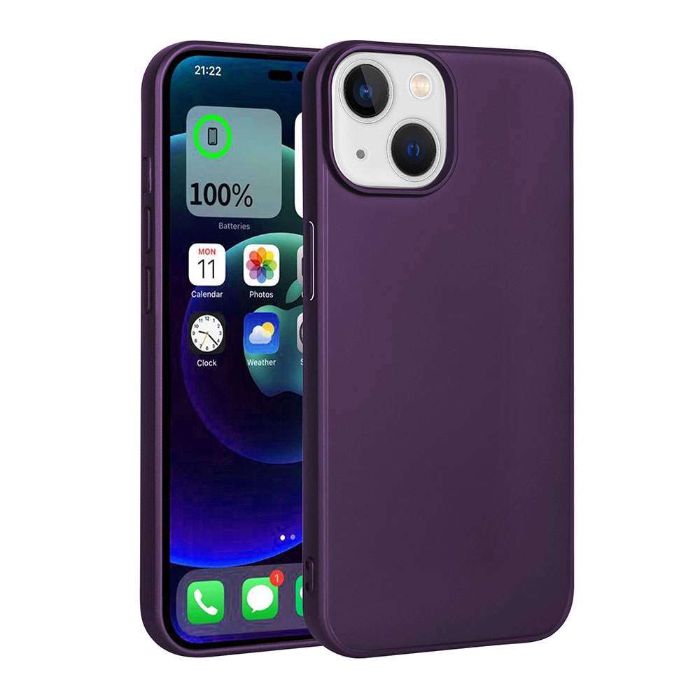 Pil yüzdesini gösteren bir iPhone'un yanında mor bir iPhone kılıfı duruyor.