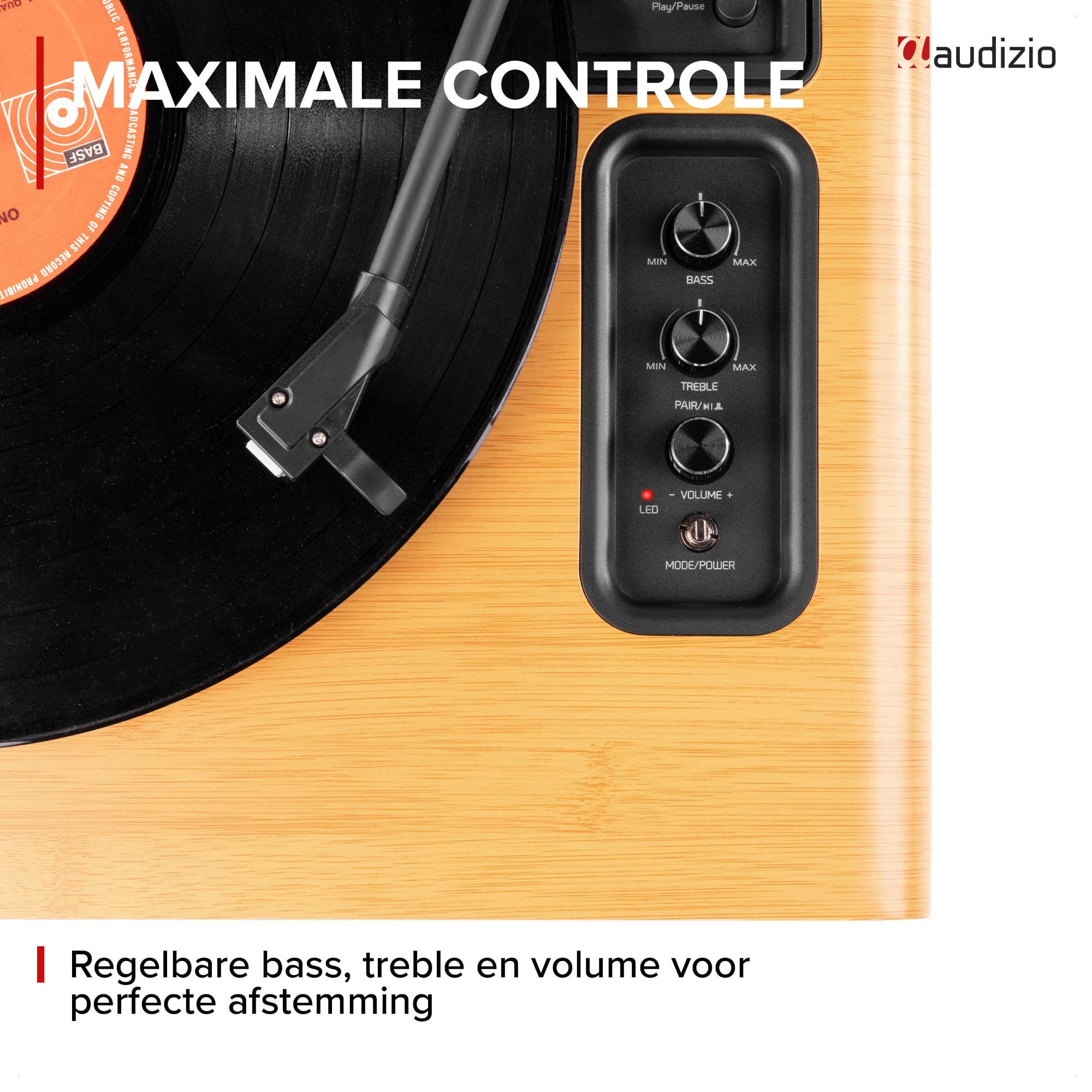 Tocadiscos con controles de graves, agudos y volumen.