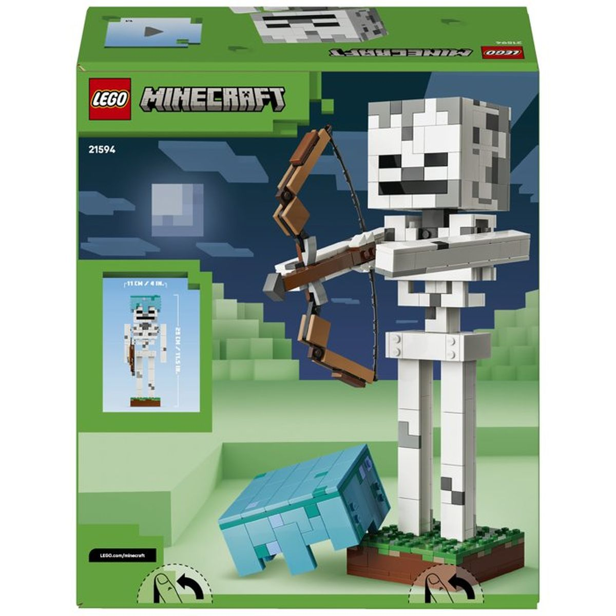 Un esqueleto de LEGO con un arco está junto a un monstruo azul de Minecraft.