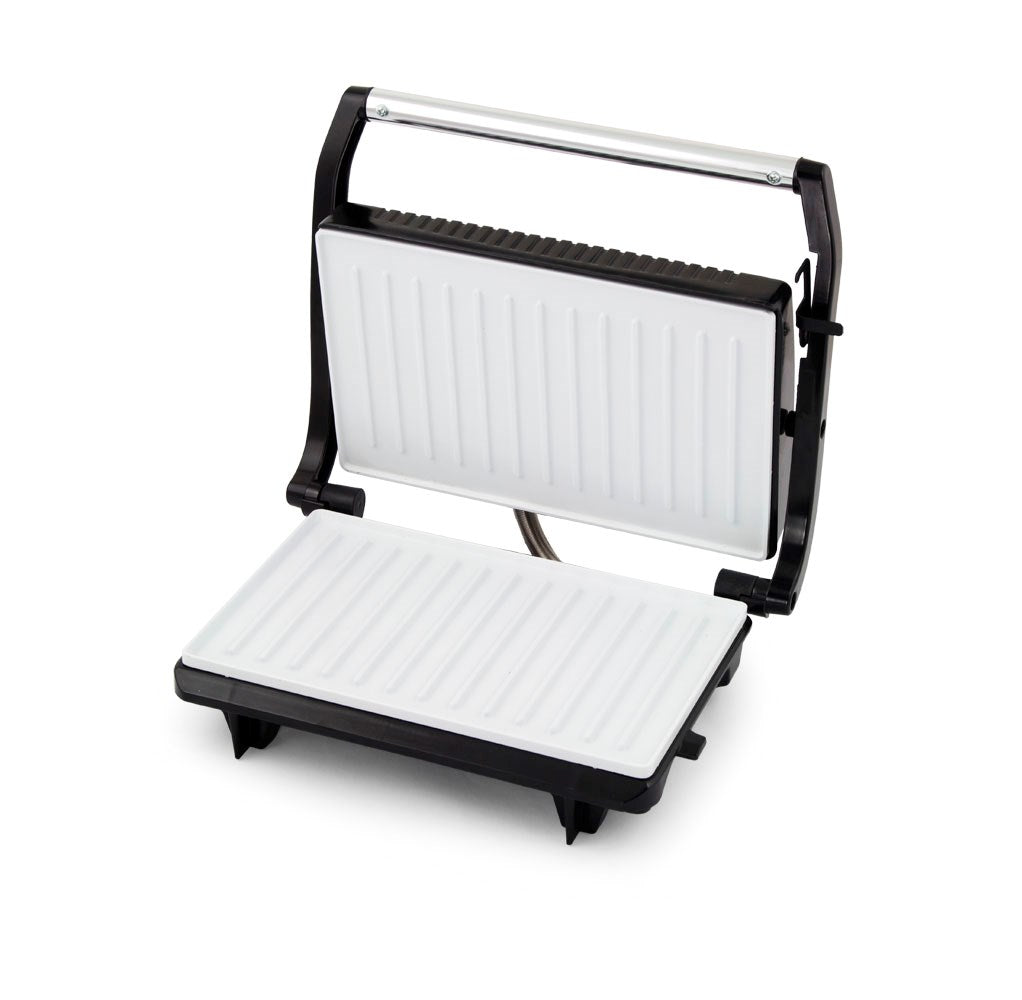 Ein offener Sandwichmaker mit gerippten Heizplatten und schwarzem Gehäuse.