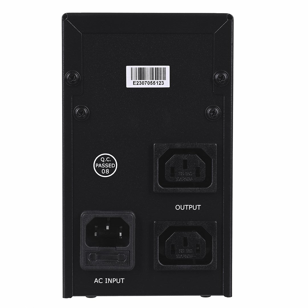 Retro di un dispositivo nero con porte di ingresso e uscita CA.