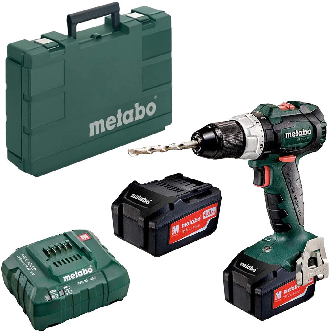 Trapano avvitatore Metabo con punta, due batterie e valigetta.