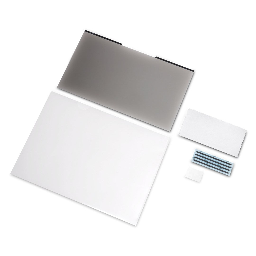 Schermo privacy grigio e custodia bianca con accessori su sfondo bianco.