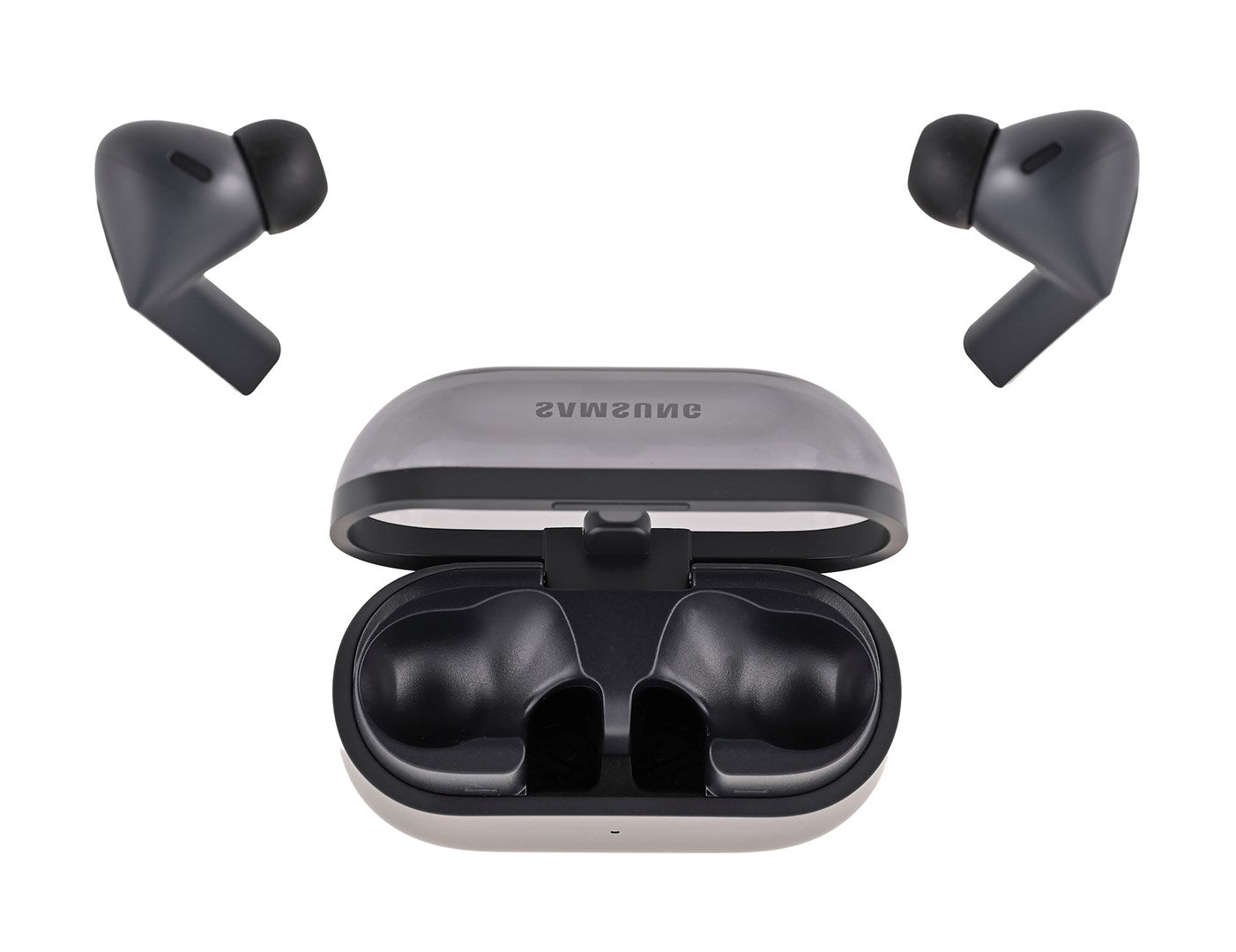 Auricolari wireless grigio scuro con custodia di ricarica, un auricolare fluttuante.