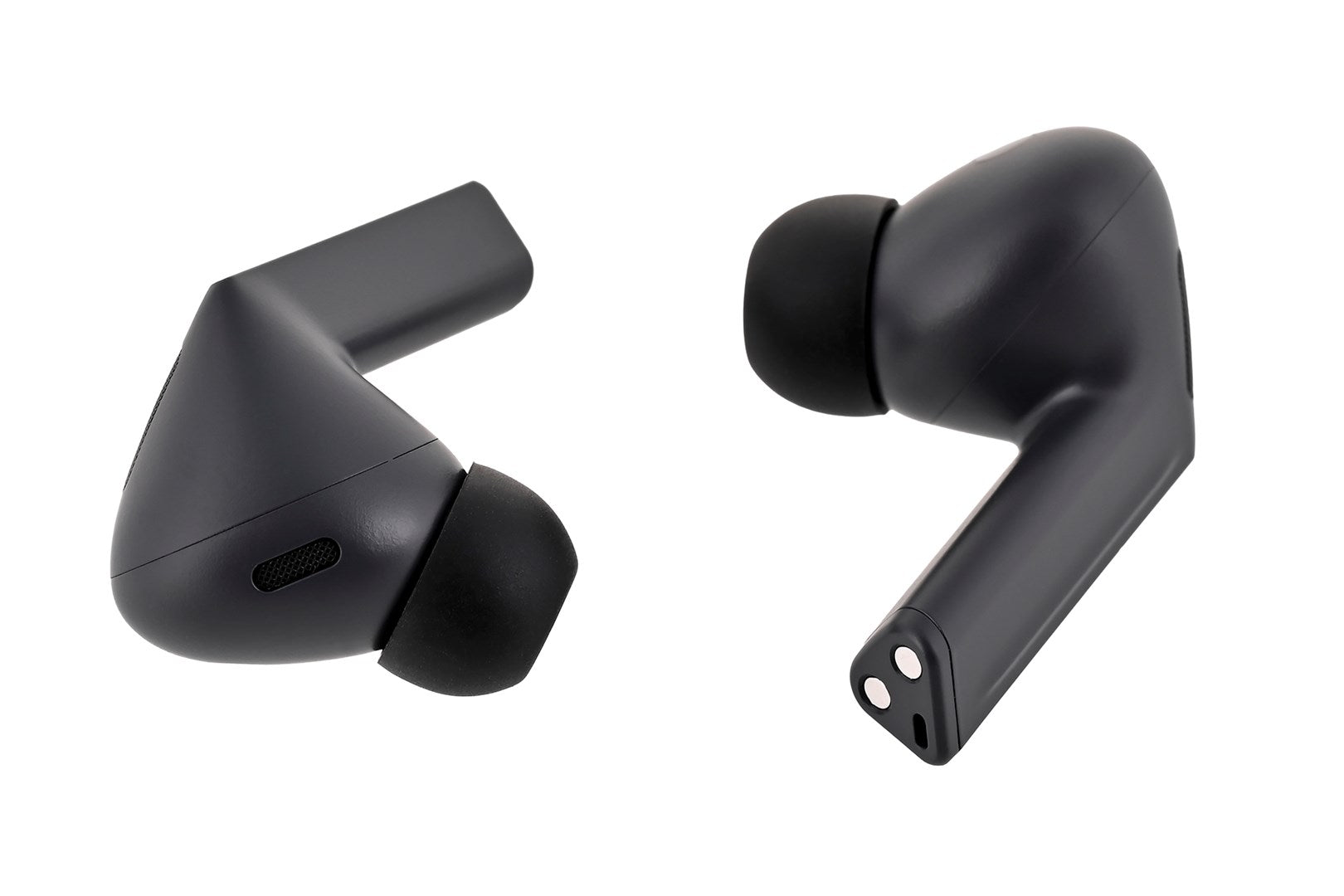Due auricolari wireless neri su sfondo bianco.