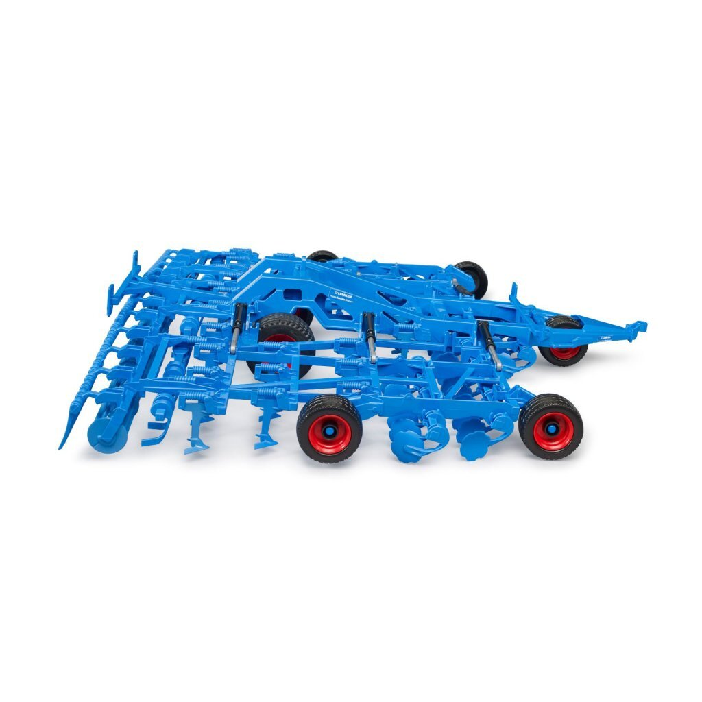 Ein blaues landwirtschaftliches Gerät mit Rädern und Zinken auf weißem Hintergrund.