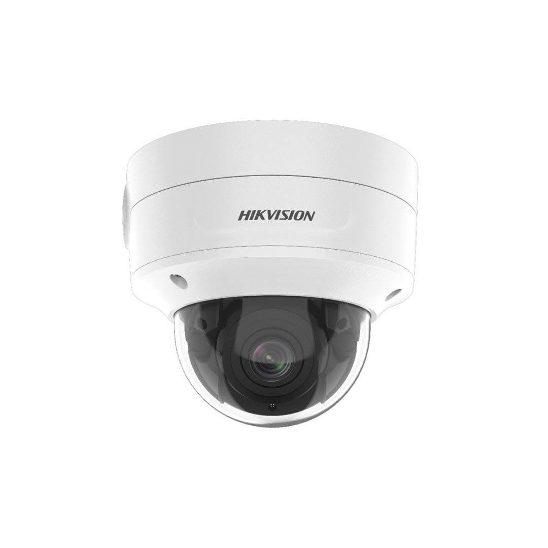Une caméra de sécurité dôme Hikvision blanche avec un objectif noir.