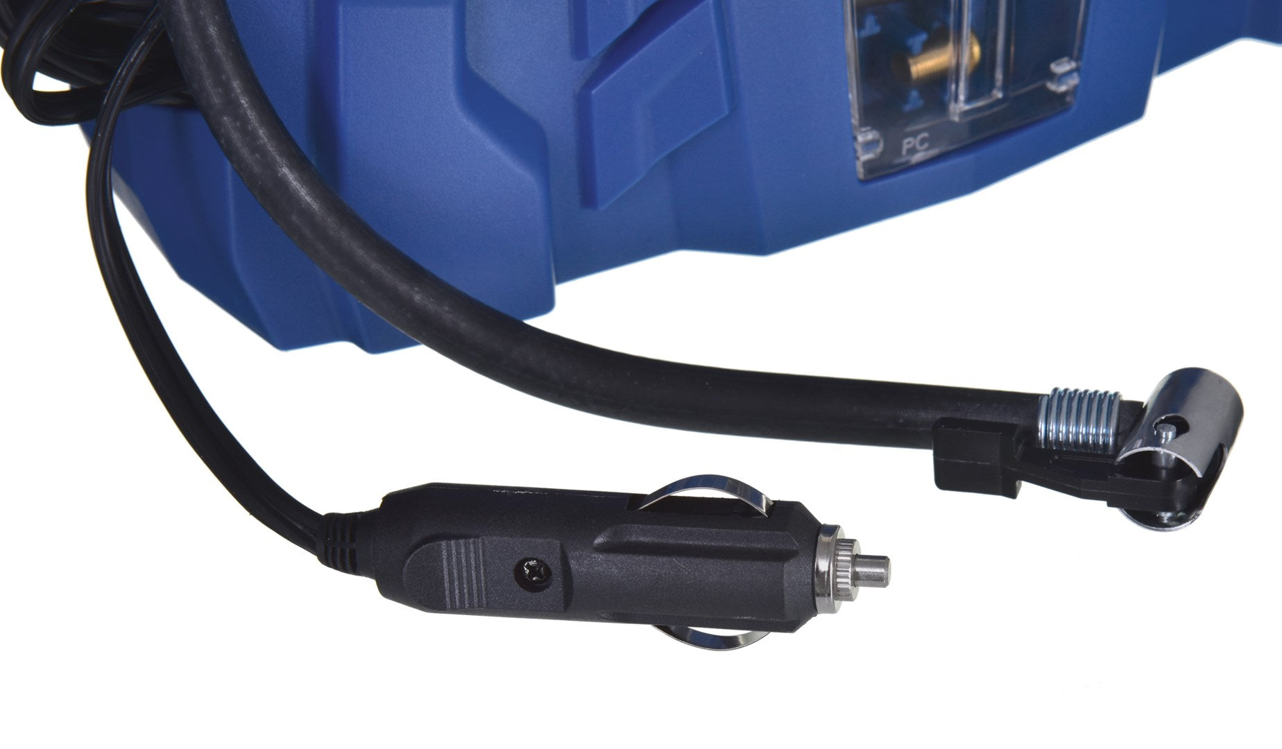 Un compressore blu con cavo nero e spina accendisigari.