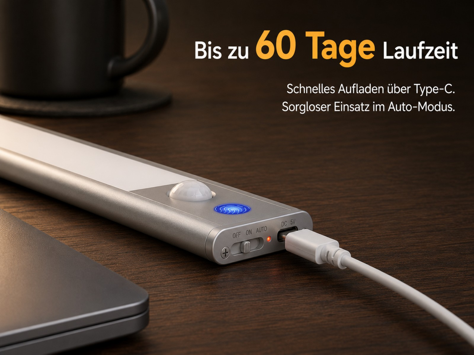 Silberne LED-Leiste mit Bewegungsmelder, lädt über USB-C.