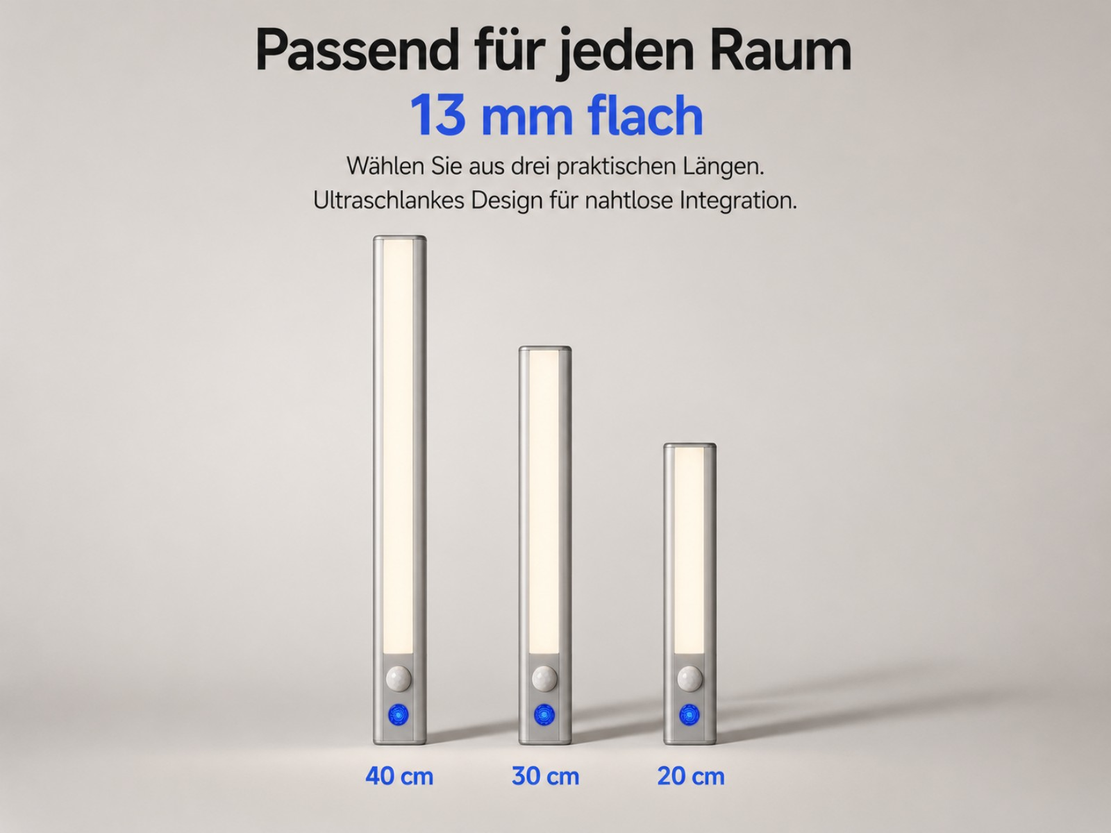 Drei schlanke, flache Leuchten in den Längen 40, 30 und 20 cm.