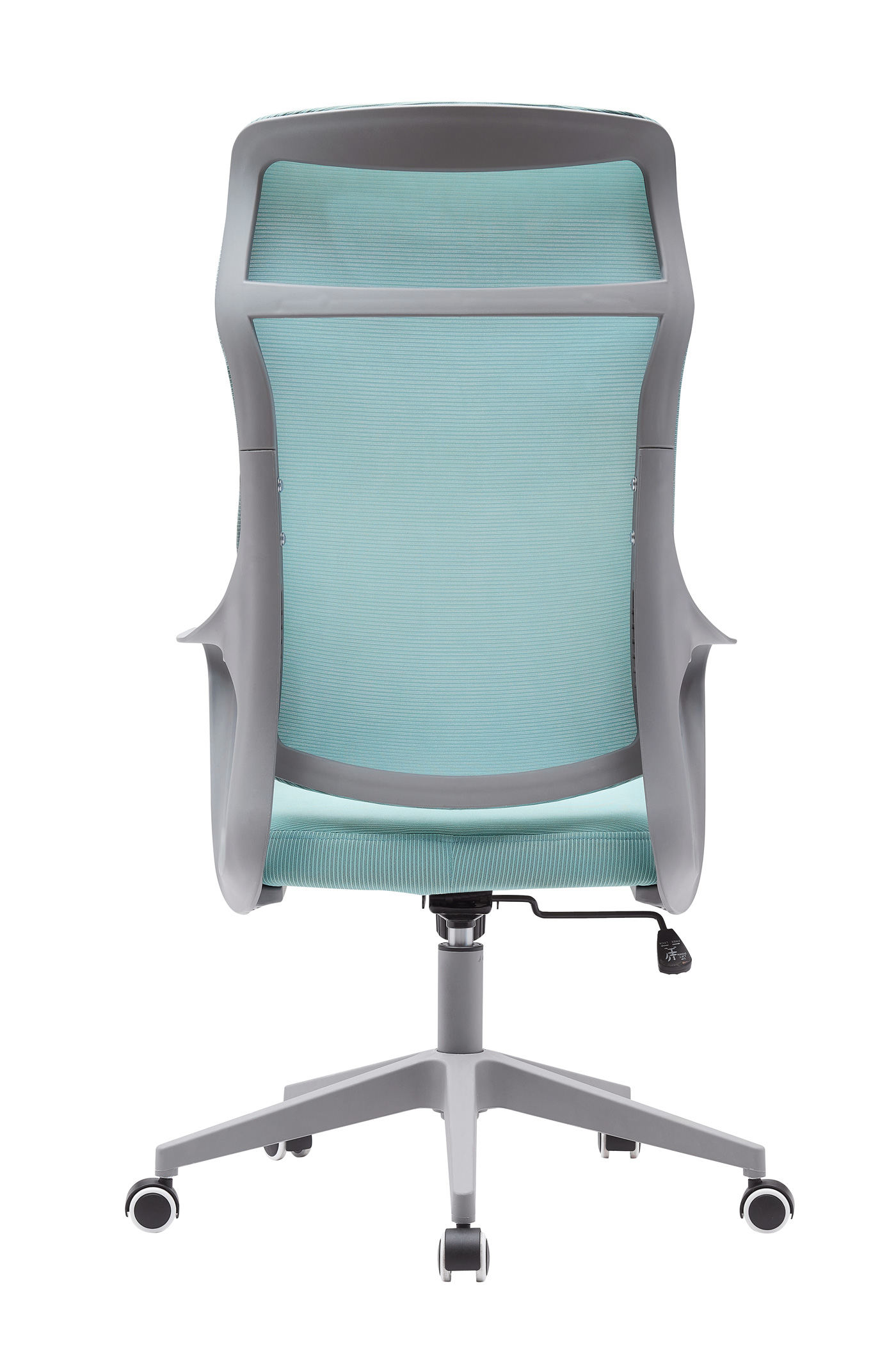 Vista trasera de una silla de oficina con respaldo y asiento de malla verde claro, marco gris y ruedas.