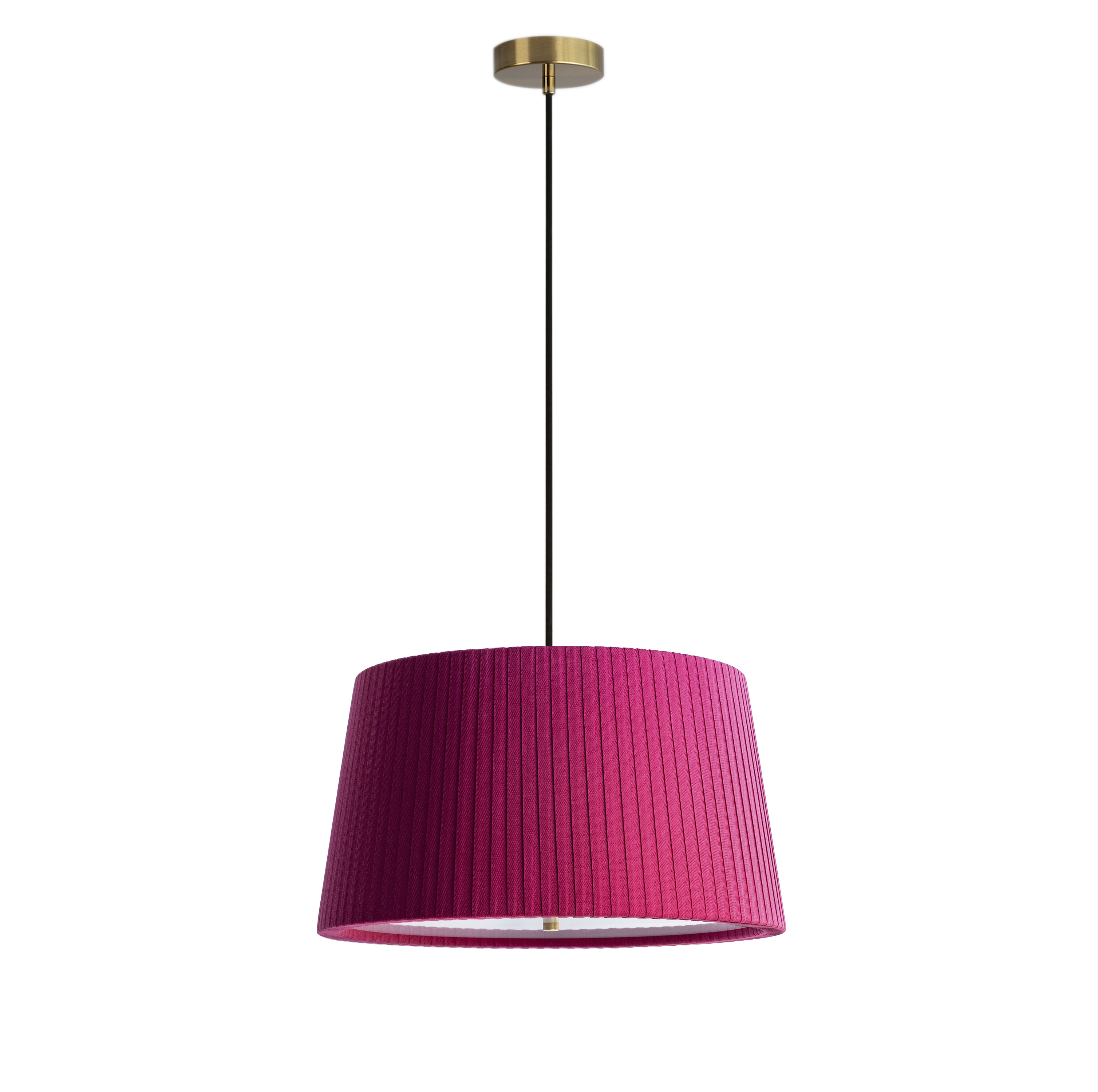 Pirinç detaylı, pembe pilili kumaş sarkıt lamba.