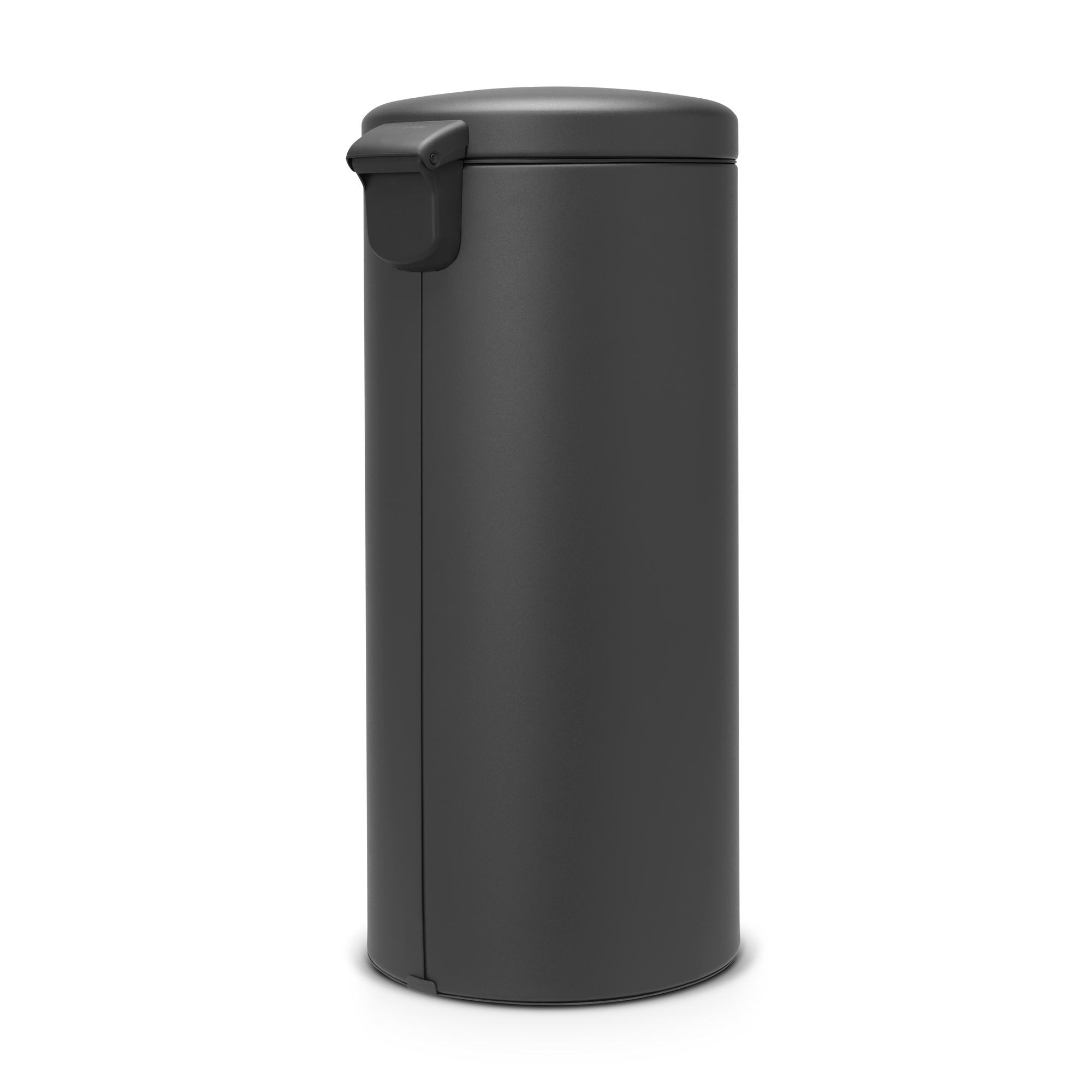 Un cubo de basura alto, estrecho y oscuro con tapa redondeada y asa.