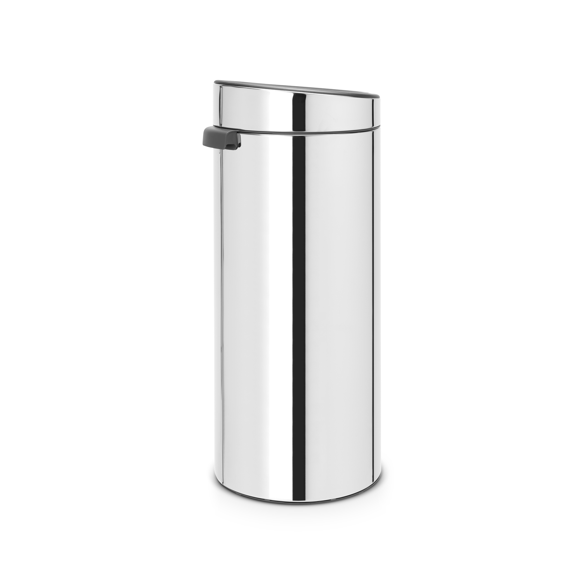 Een hoge, slanke, zilveren prullenbak met een donker deksel en een zwart handvat.