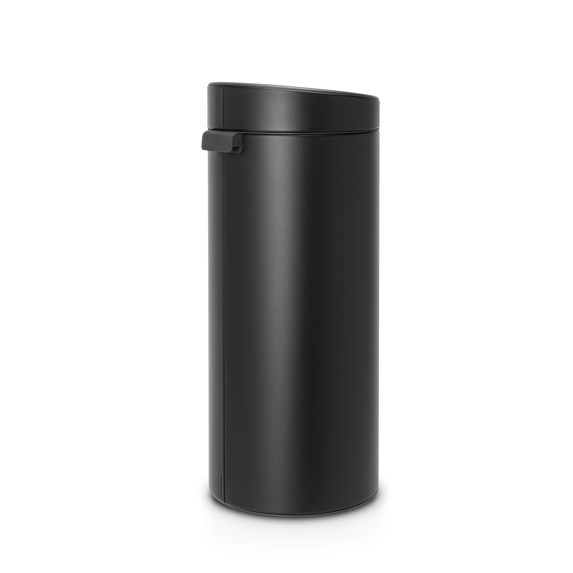 Een zwarte, cilindrische container met een schuin deksel en een handvat.