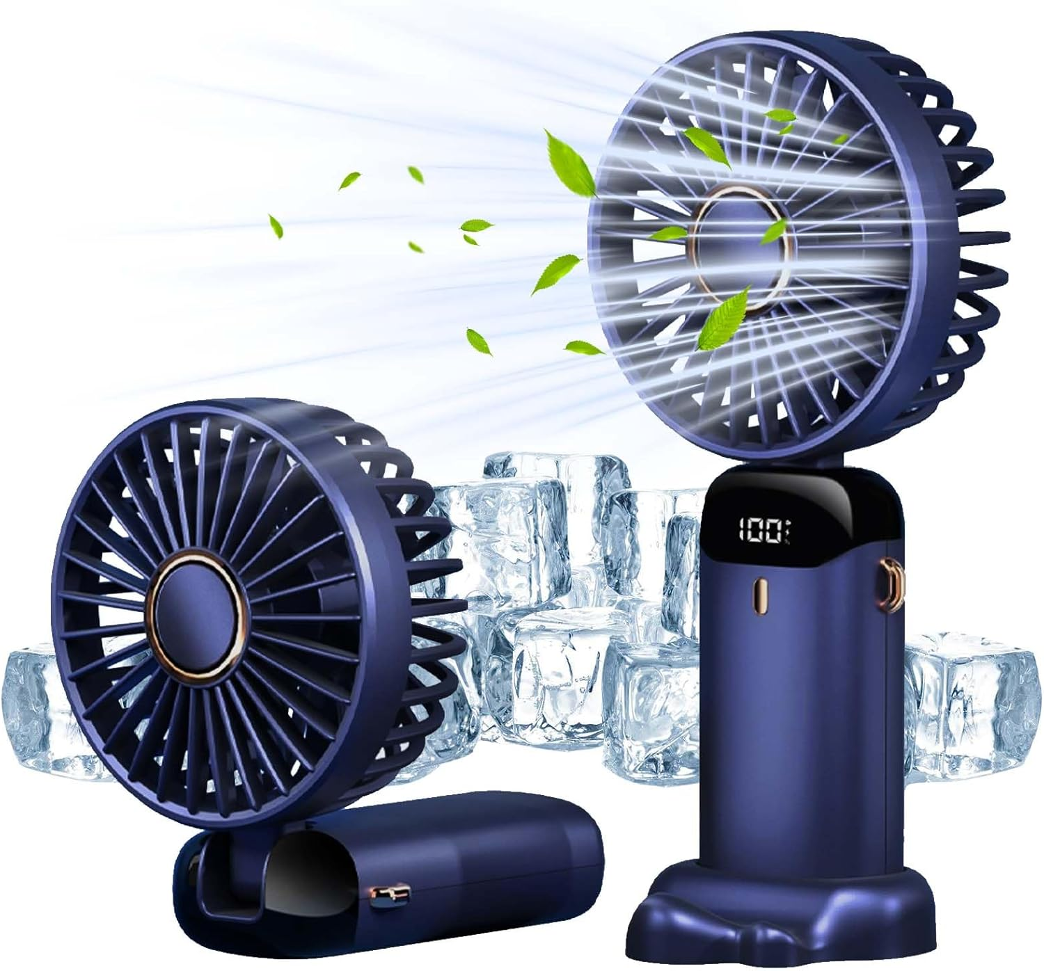 Zwei blaue Ventilatoren mit Eiswürfeln und Blättern vor blauem Hintergrund.
