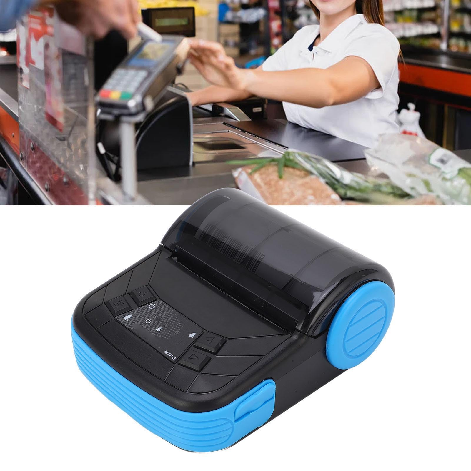 Ein tragbarer Schwarz-Blau-Drucker steht im Vordergrund. Ein unscharfer Hintergrund zeigt eine Kasse.