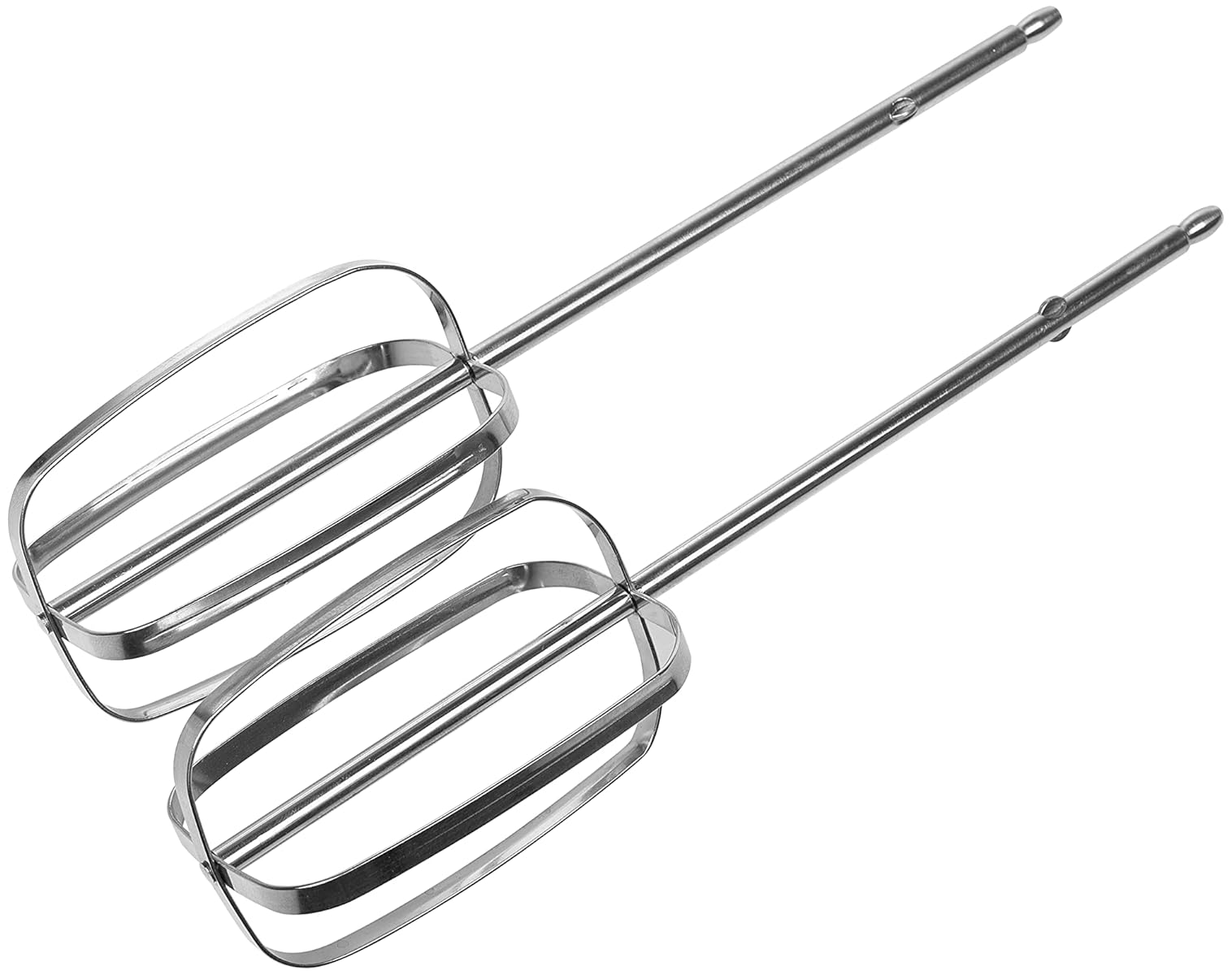 Zwei silberne Schneebesen für einen Handmixer, auf weißem Hintergrund.