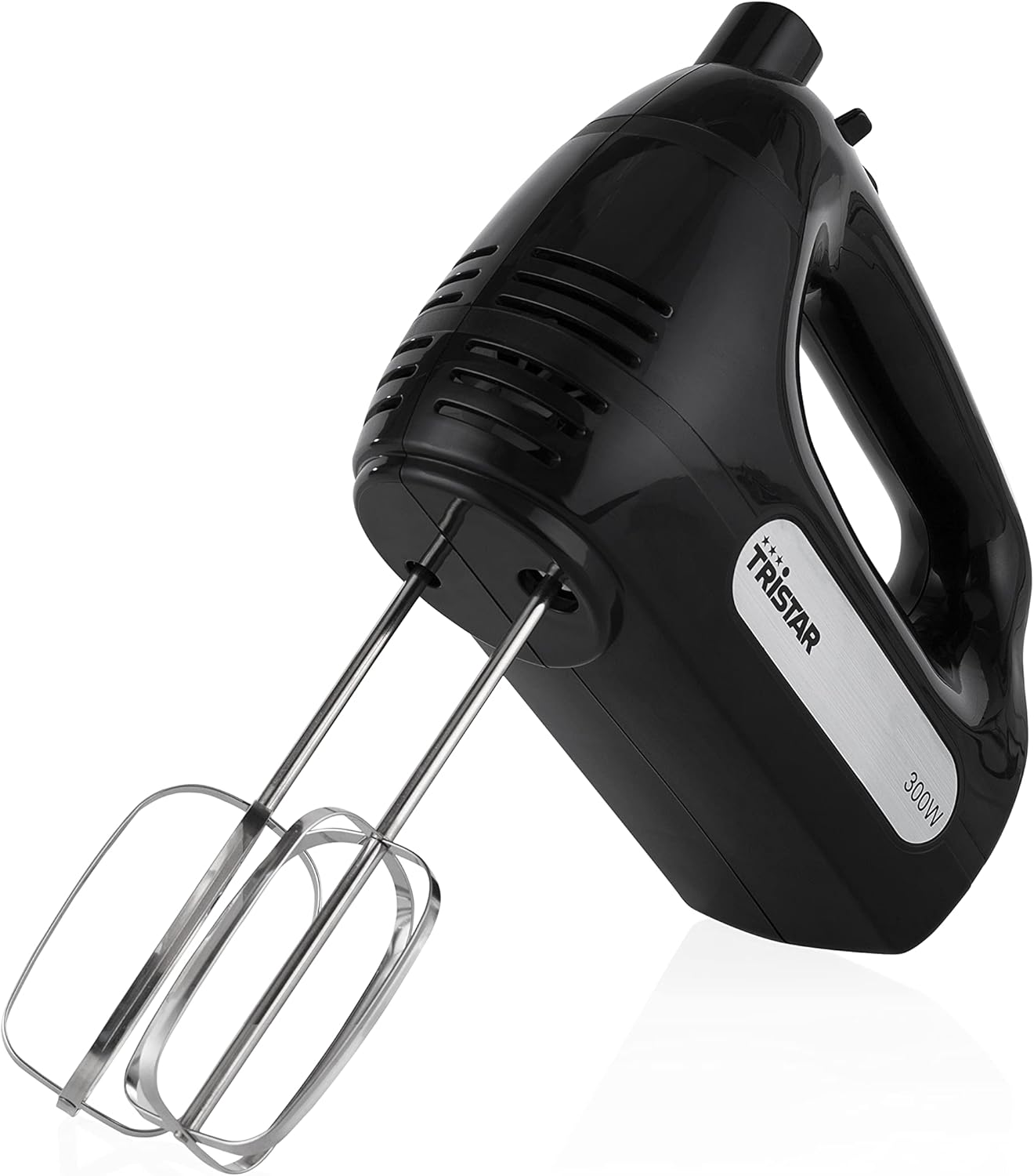 Ein schwarzer Tristar-Handmixer mit Chrom-Schlägern ist auf weißem Hintergrund abgebildet.