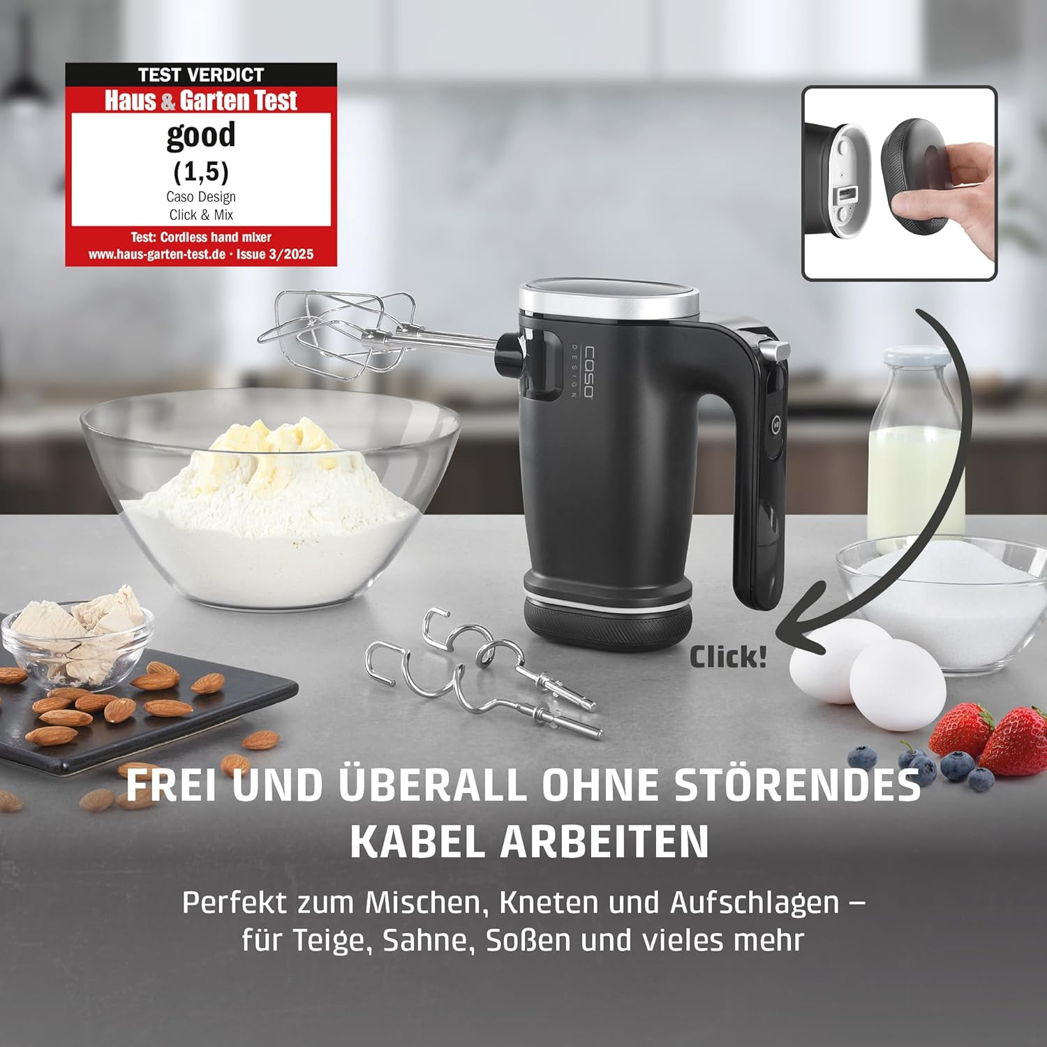 Schwarzer kabelloser Handmixer mit Zubehör, Eiern, Beeren und Zutaten.