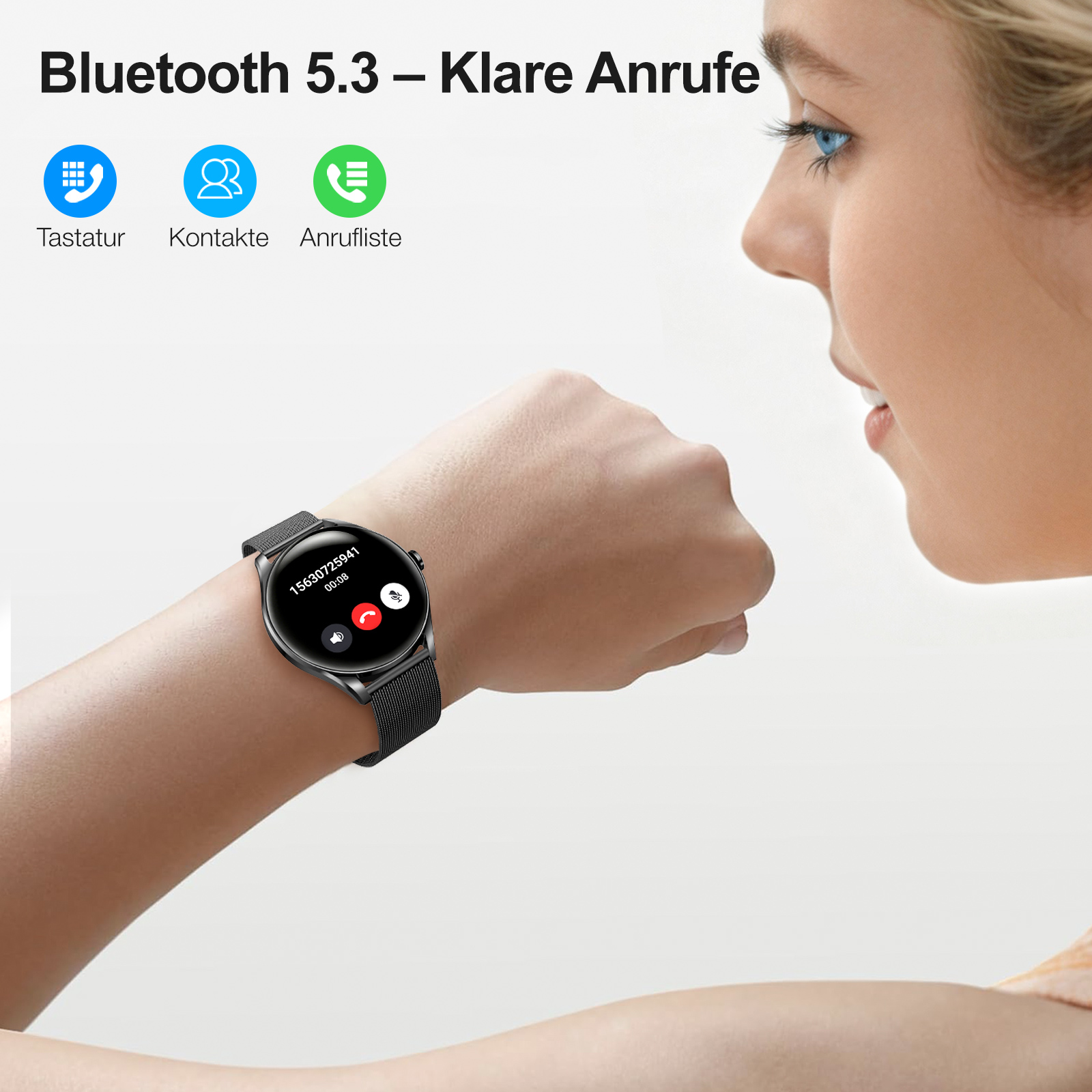 Person mit Smartwatch, die einen Anruf tätigt. Blauer Hintergrund.