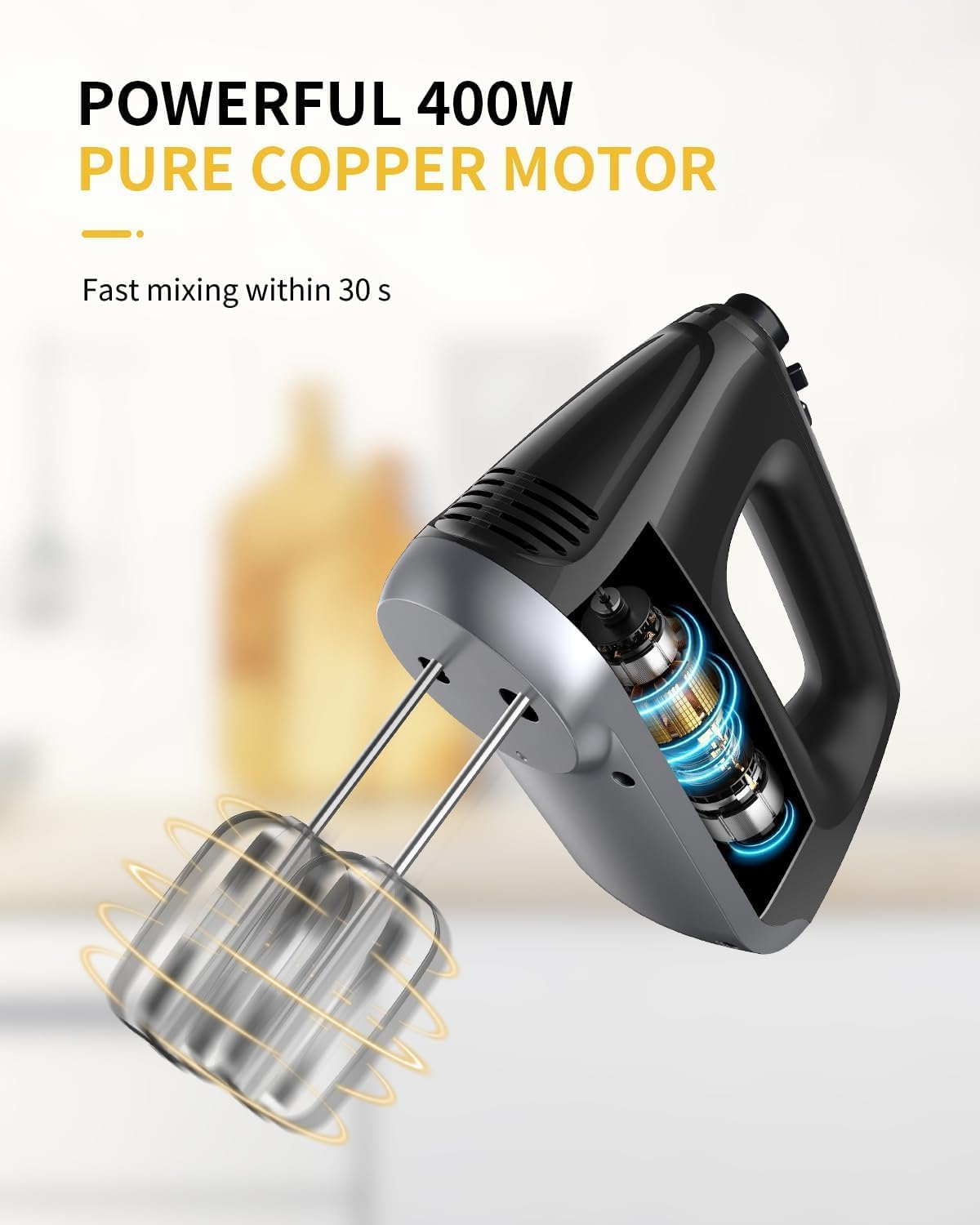 Schwarzer Handmixer mit freigelegtem Motor und Quirlen. Text: Leistungsstarker 400W Pure Copper Motor.