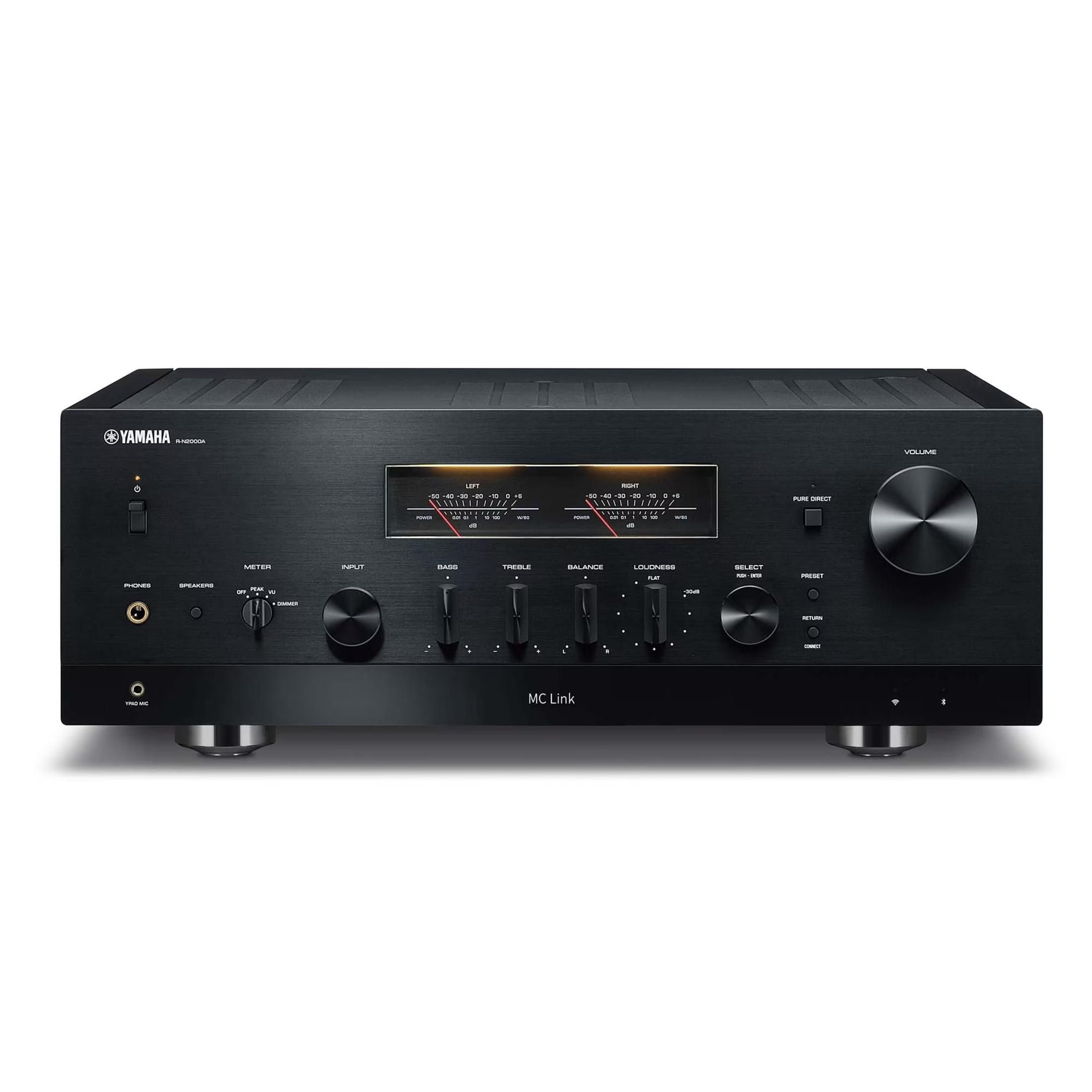 VU metre, düğmeler ve bağlantı noktalarına sahip siyah Yamaha R-N2000A amfi.
