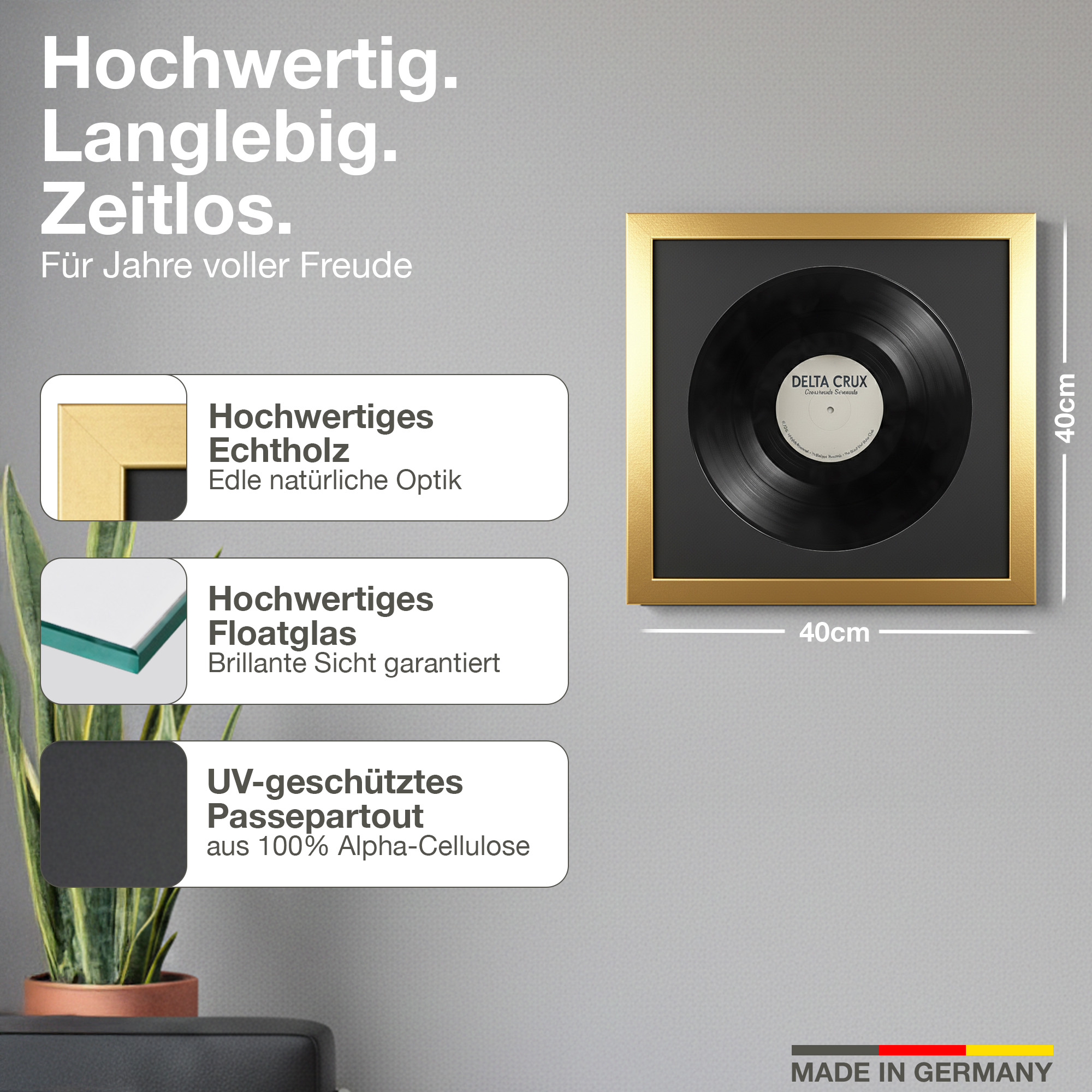 Eine goldgerahmte Schallplatte ist an einer grauen Wand mit Text über Qualität.