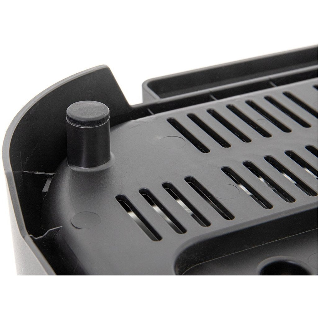 Base in plastica nera con fessure di ventilazione e bordo arrotondato.