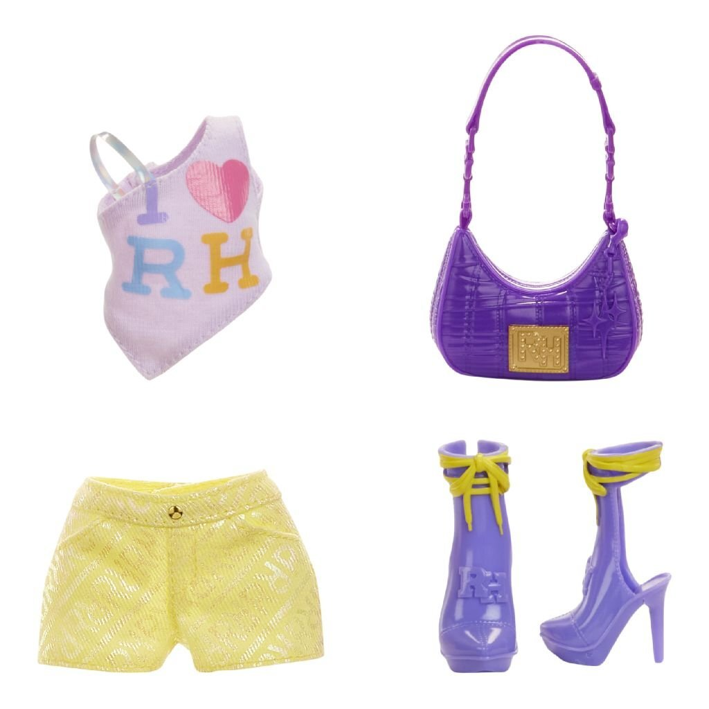 Outfit-Accessoires: lila Handtasche, gelbe Shorts, lila Stiefel, weißes Top mit RH-Logo.