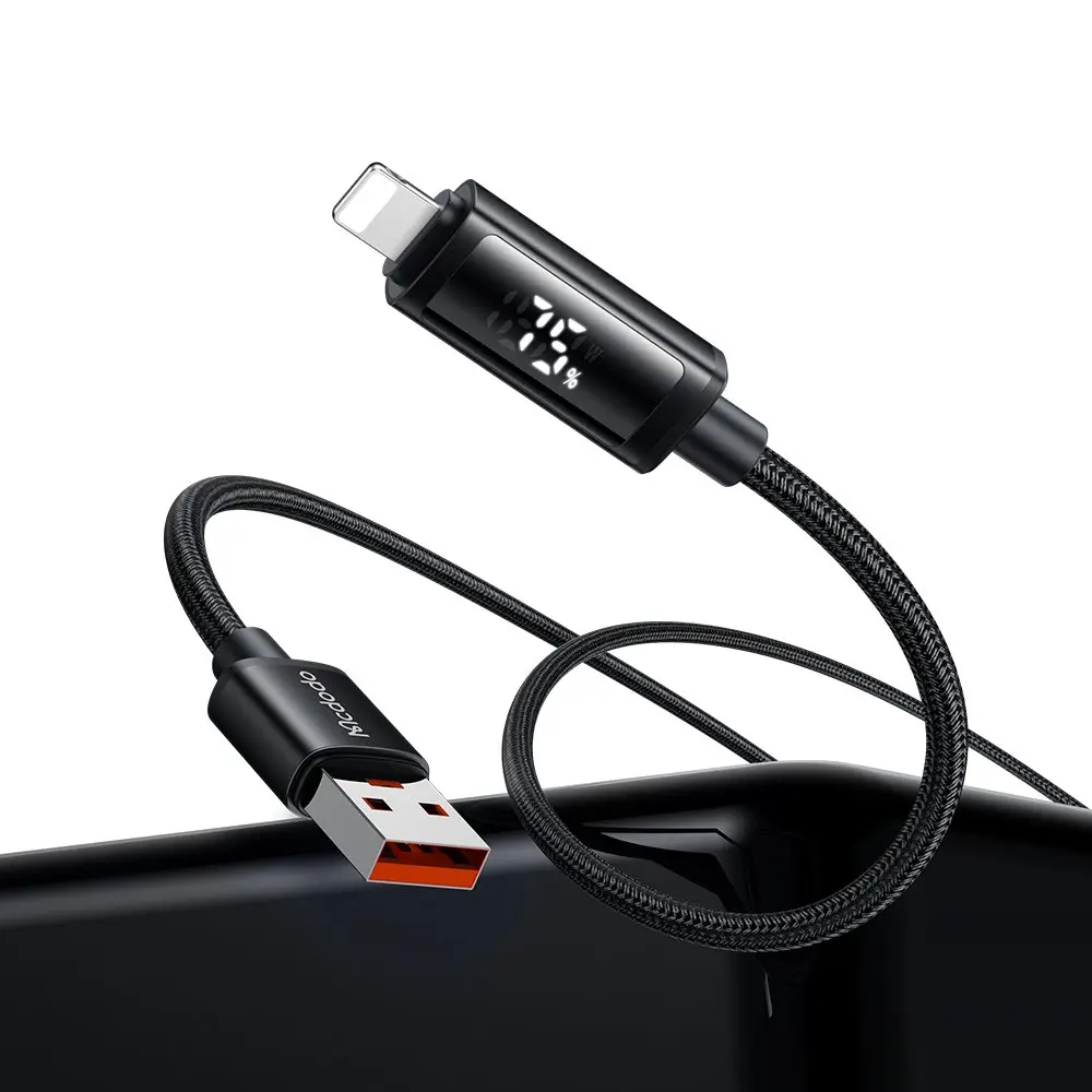 Dijital ekranda %75 şarj gösteren siyah USB-C kablosu. Örgülü kordon.