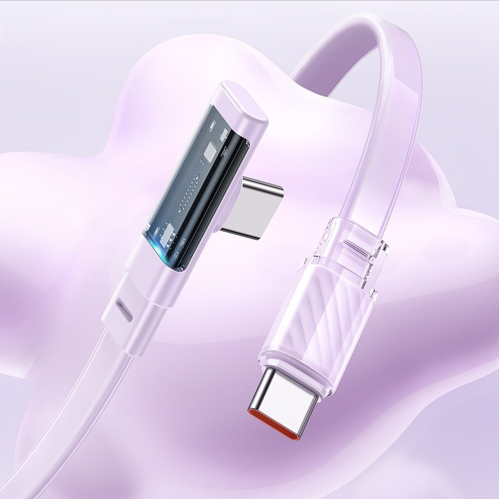 Görünür devreleri olan şeffaf bölümlere sahip mor bir USB-C kablosu.