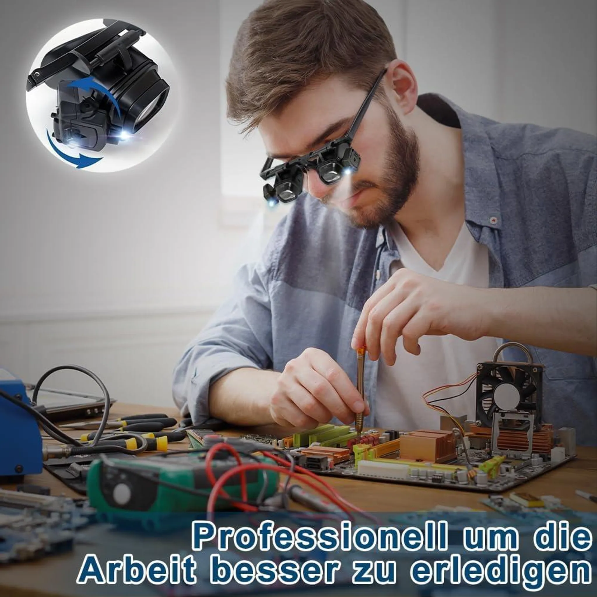 Mann mit Lupe-Brille repariert Computerplatine mit Werkzeug.