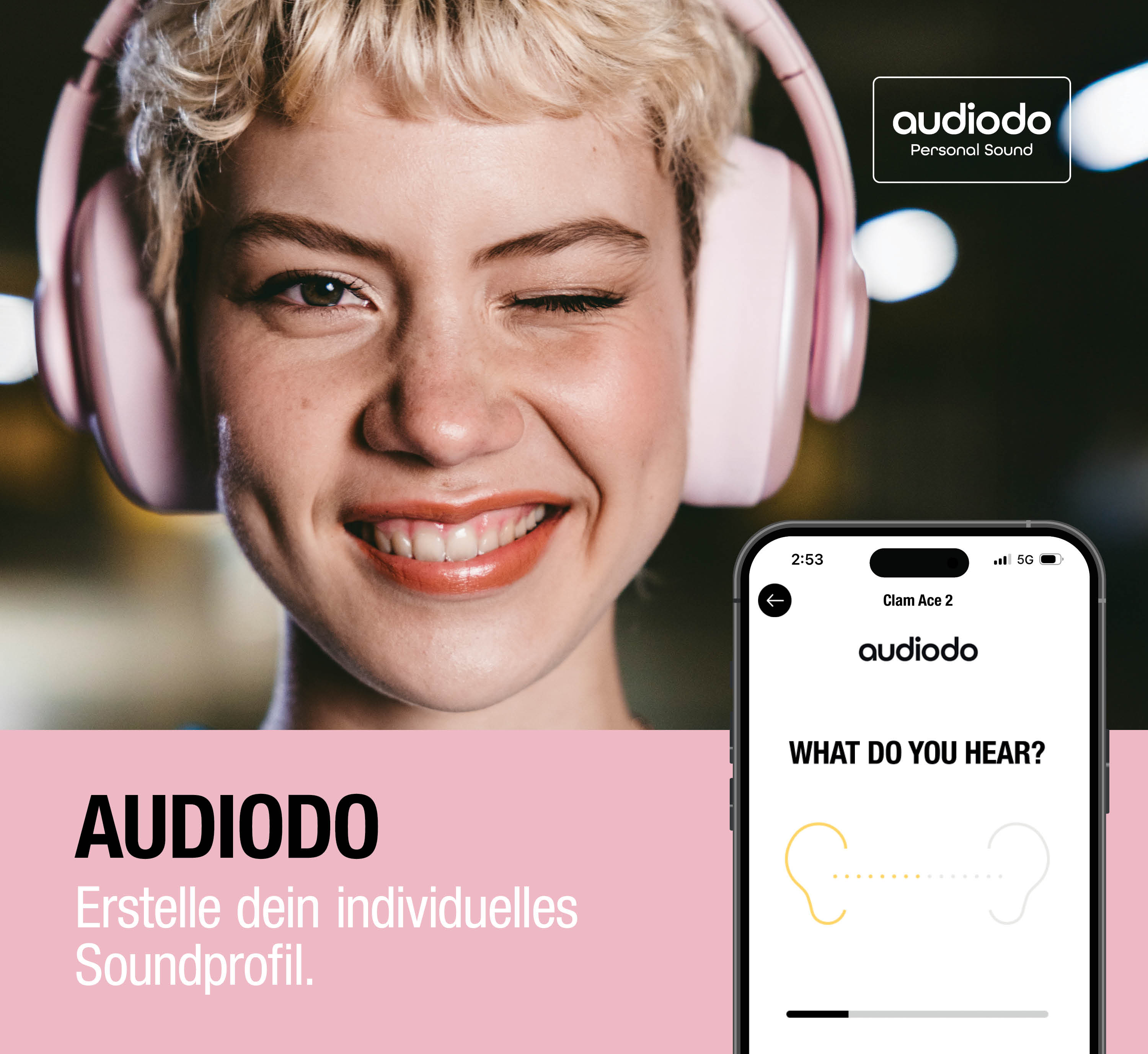 Eine Frau mit Kopfhörern zwinkert, daneben ein Handy mit einer App.