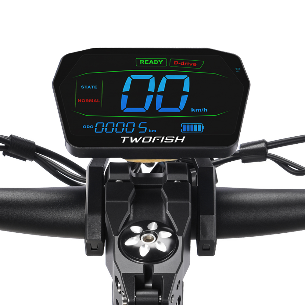 Display monopattino elettrico con velocità, contachilometri e stato batteria.