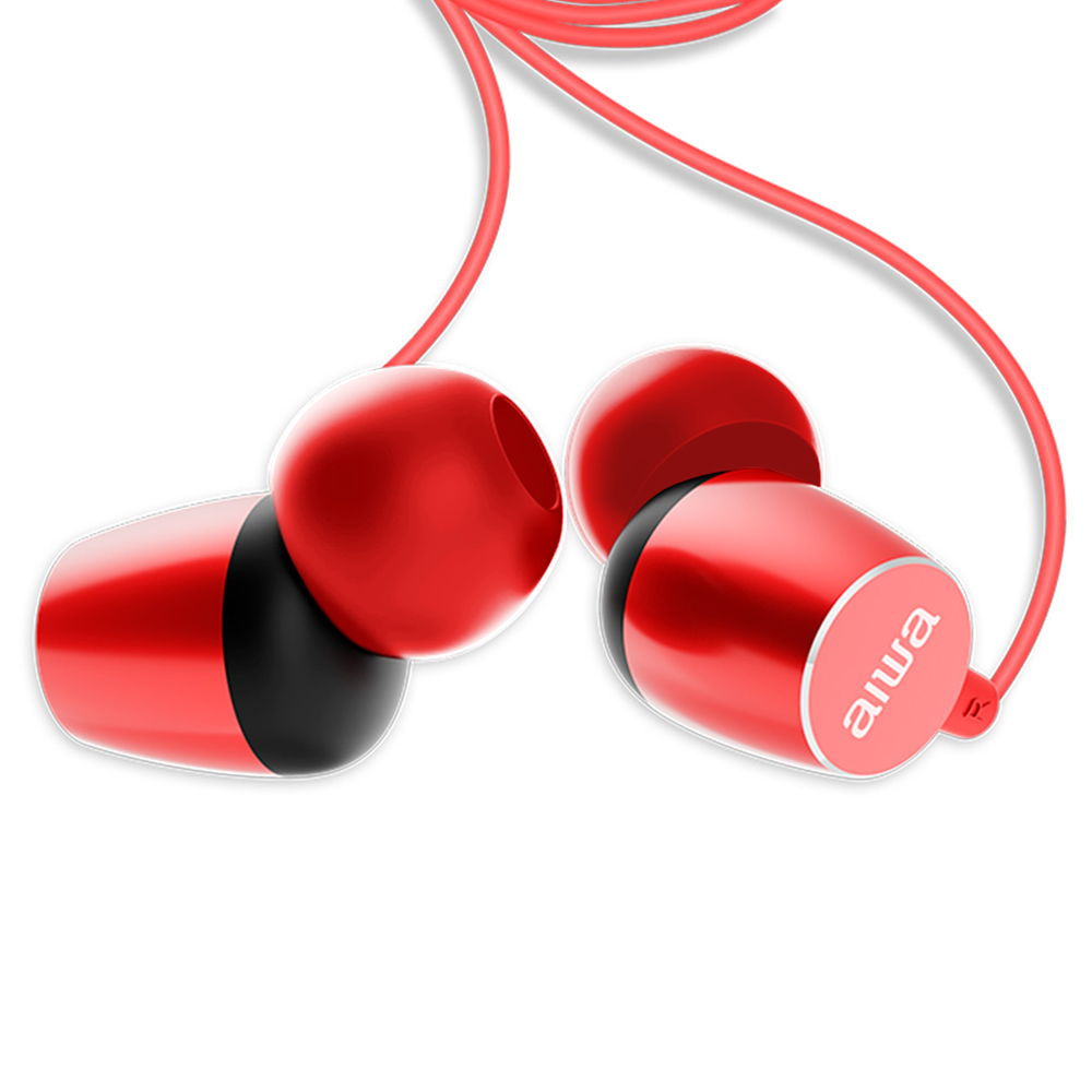 Rote In-Ear-Kopfhörer mit schwarzem Akzent und dem Aiwa-Logo auf weißem Hintergrund.