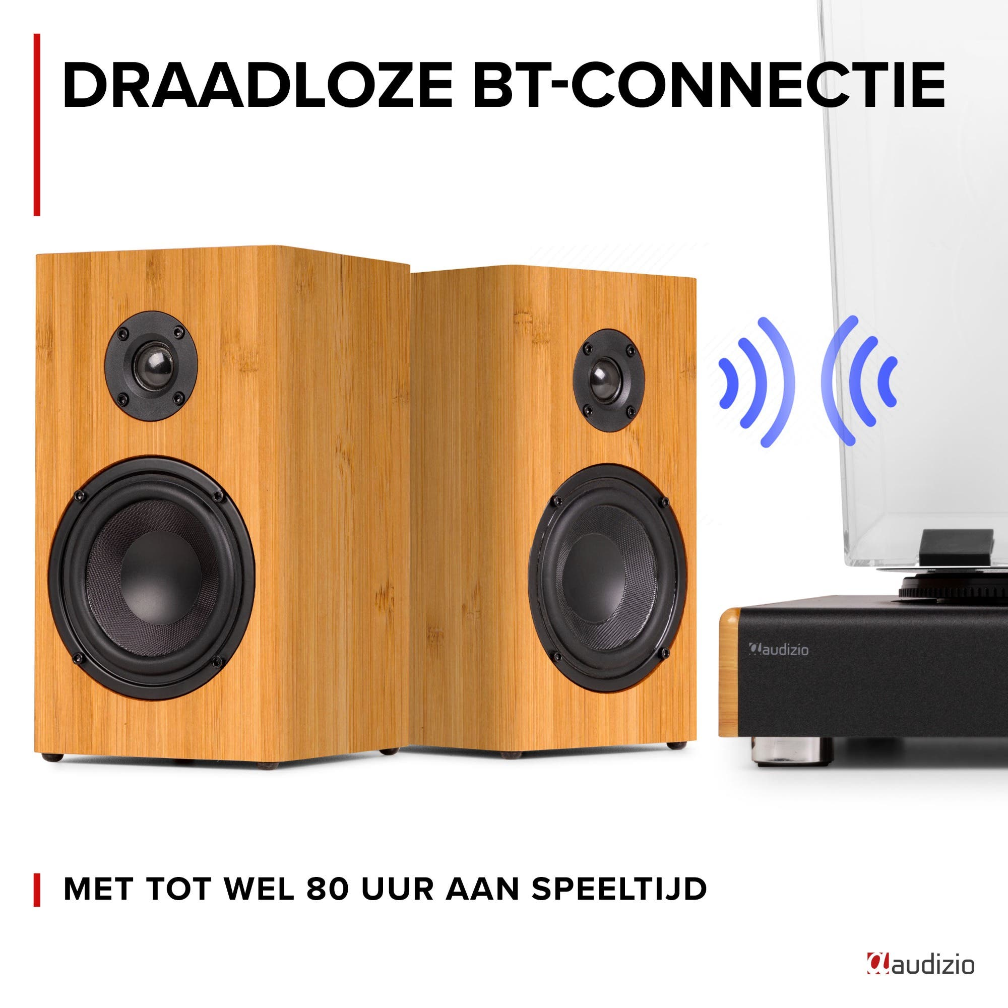 Dos altavoces de madera con frentes negros y un tocadiscos con el logo de Audizio.