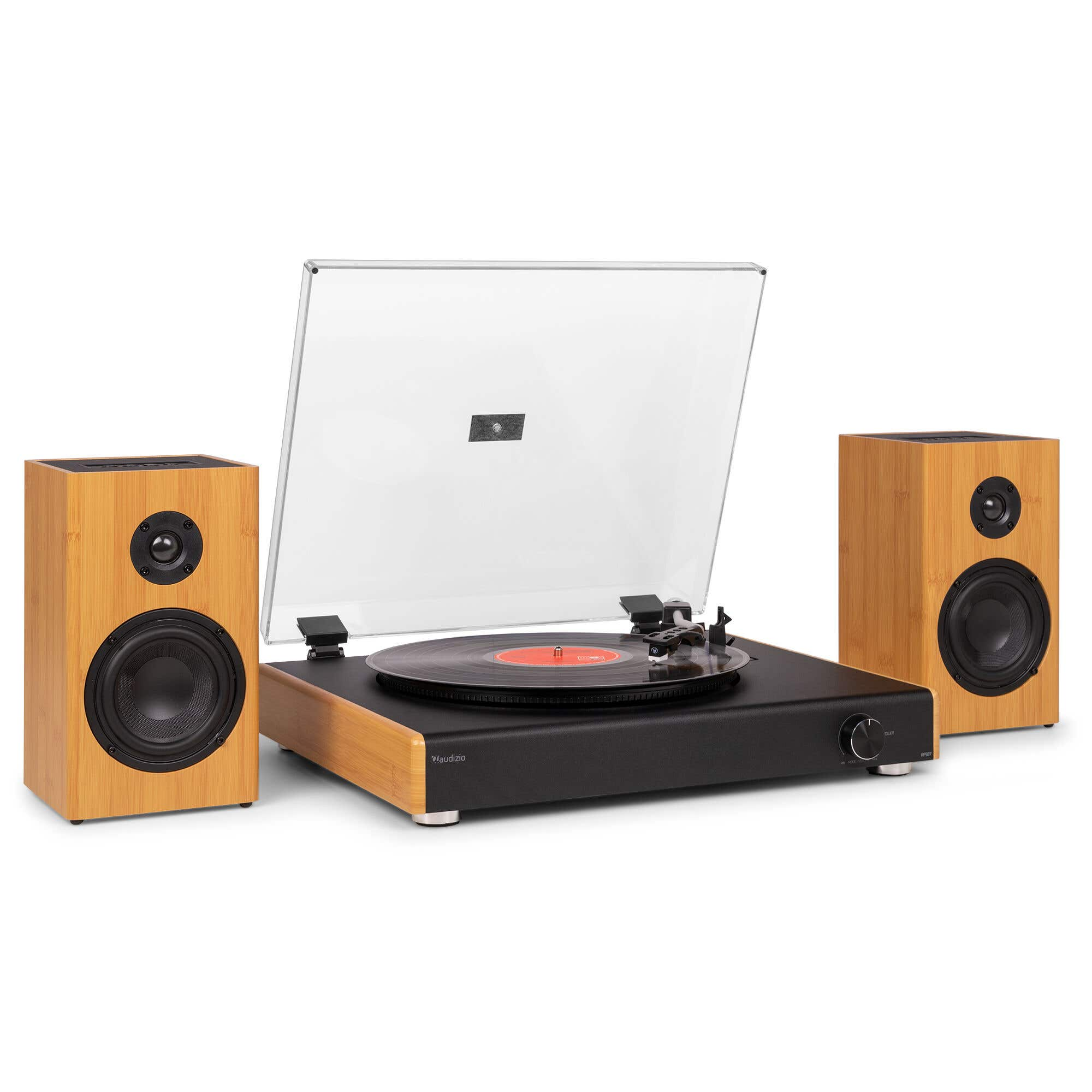 Un tocadiscos con dos altavoces, todo de madera y negro. Tapa transparente levantada.