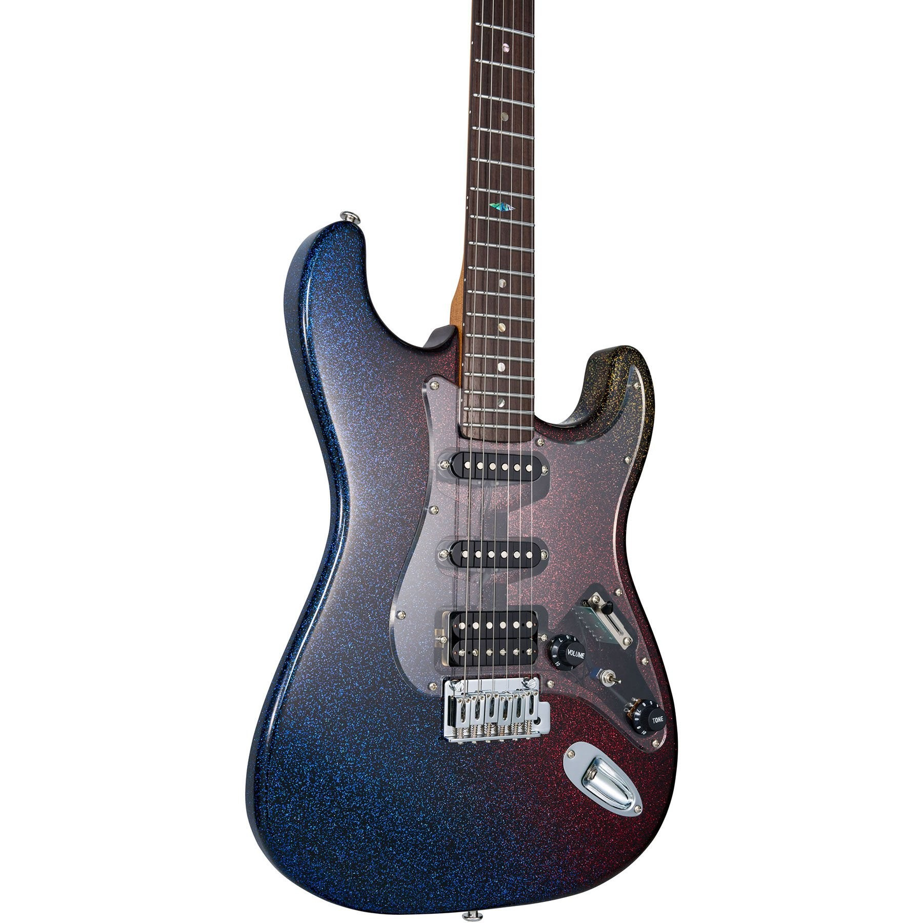 Mavi, kırmızı ve altın simli kaplamalı elektro gitar, beyaz arka plan.