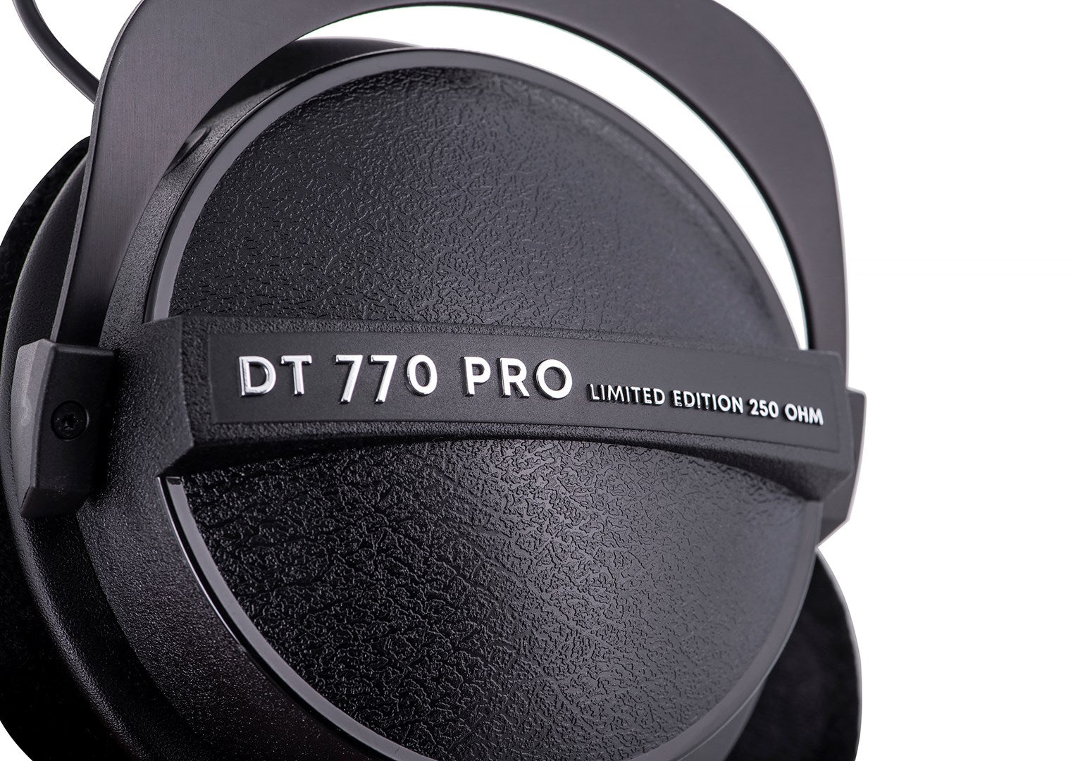 Schwarze Kopfhörer mit der Aufschrift DT 770 PRO LIMITED EDITION 250 OHM.