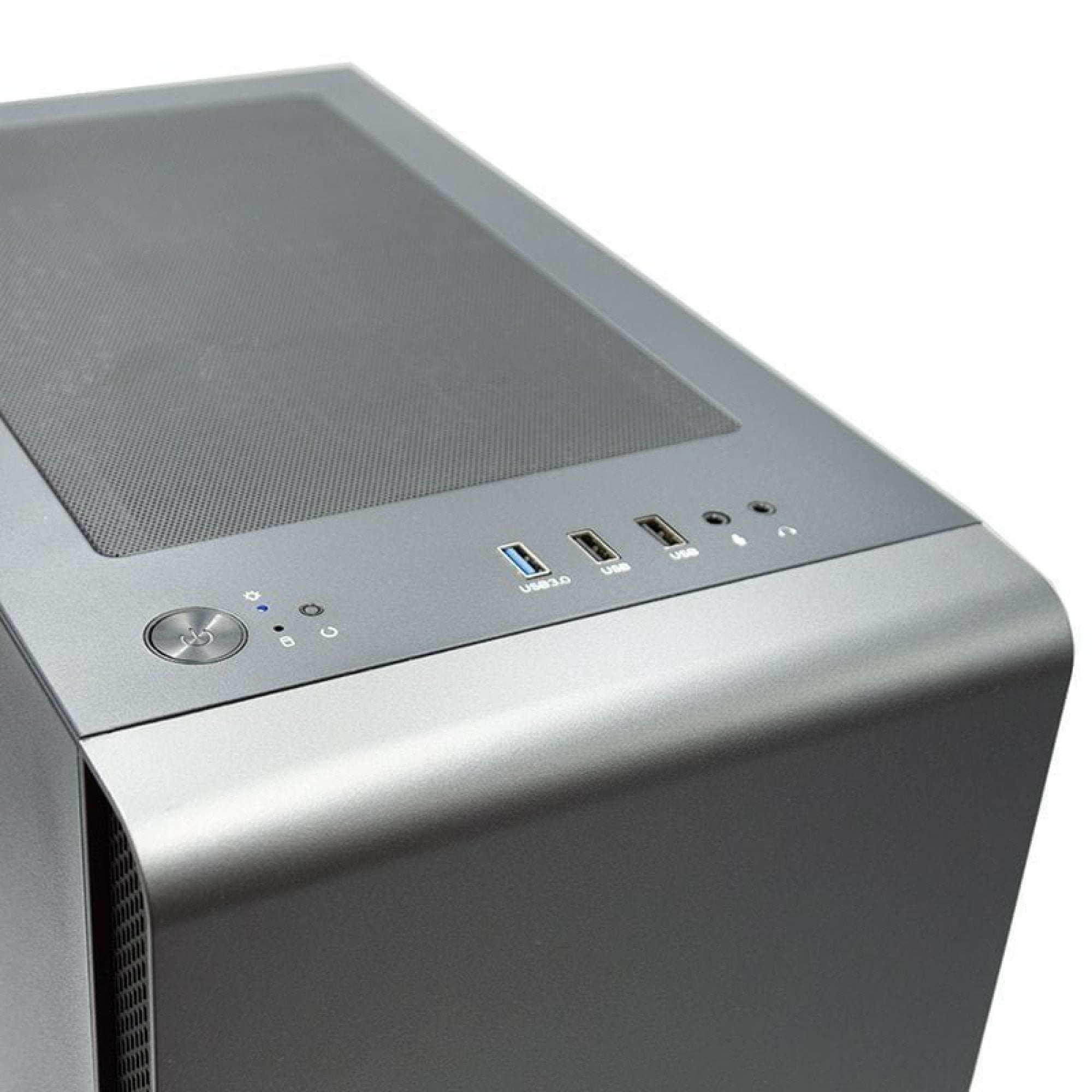 Case del computer grigio con pulsante di accensione, porte USB e griglia di ventilazione.