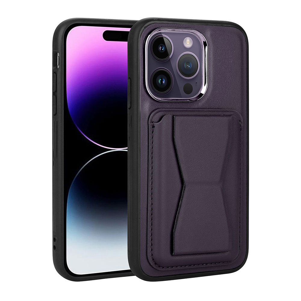 Kart yuvalı mor telefon kılıfı ve bir iPhone'un bir kısmı.